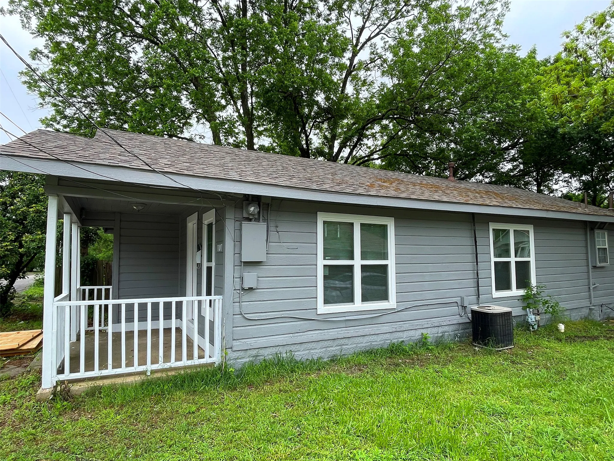 Single Family Residence For Sale in Collin County , 1107 Hall Street, Mc Kinney, Texas 75069, 3 Bedroom, 1 Bathroom, 2 Garage spaces, 1,391 Sqft, built in 1965, mls#21331451, Real Estate Agent in Mc Kinney, Homes For Sale in Collin county, Homes For Sale in Mc Kinney, Realtor in Mc Kinney Texas, Real Estate Brokerage Independent Realty Texas, Luminita Cordes Realtor