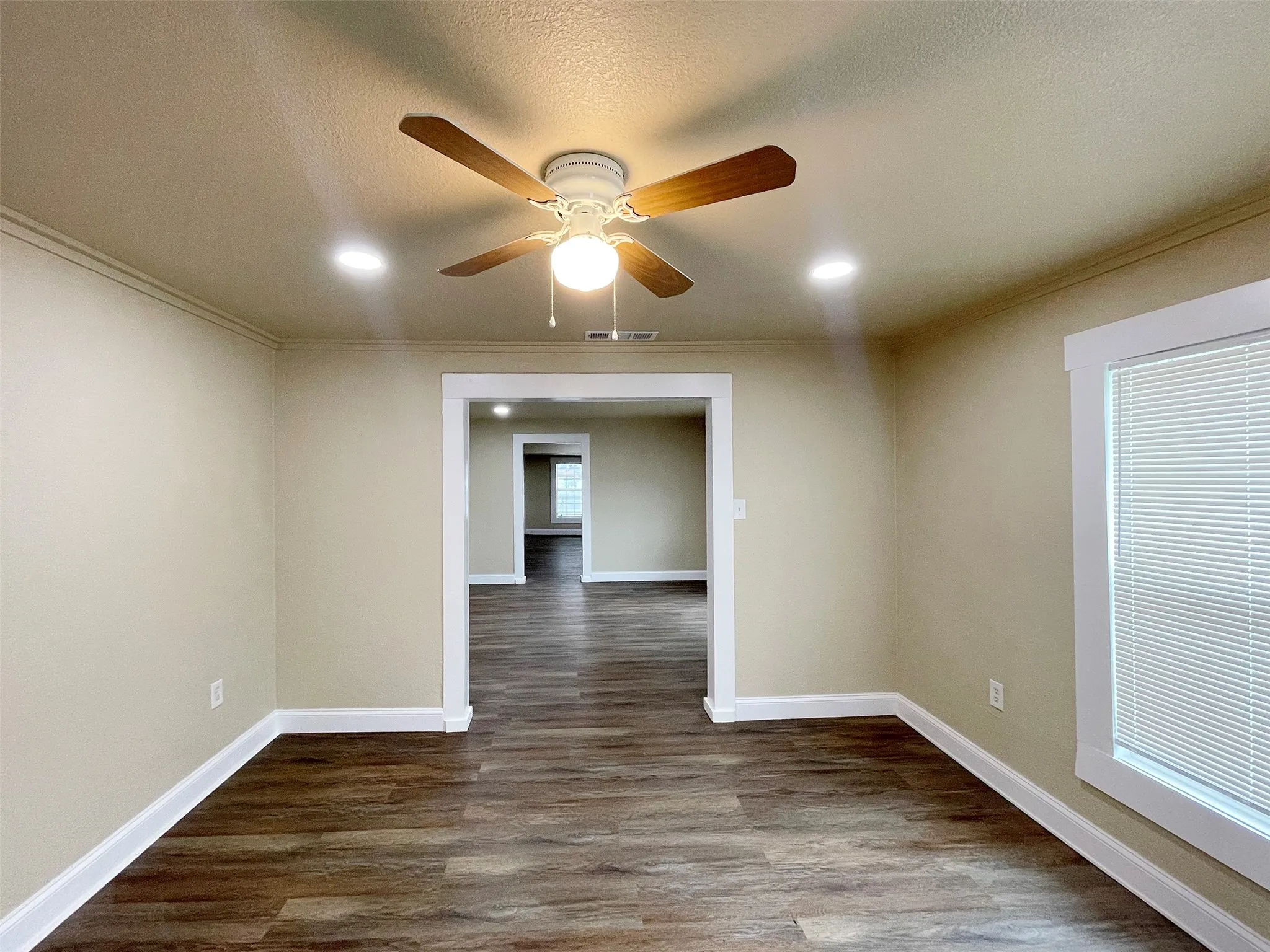 Single Family Residence For Sale in Collin County , 1107 Hall Street, Mc Kinney, Texas 75069, 3 Bedroom, 1 Bathroom, 2 Garage spaces, 1,391 Sqft, built in 1965, mls#21331451, Real Estate Agent in Mc Kinney, Homes For Sale in Collin county, Homes For Sale in Mc Kinney, Realtor in Mc Kinney Texas, Real Estate Brokerage Independent Realty Texas, Luminita Cordes Realtor