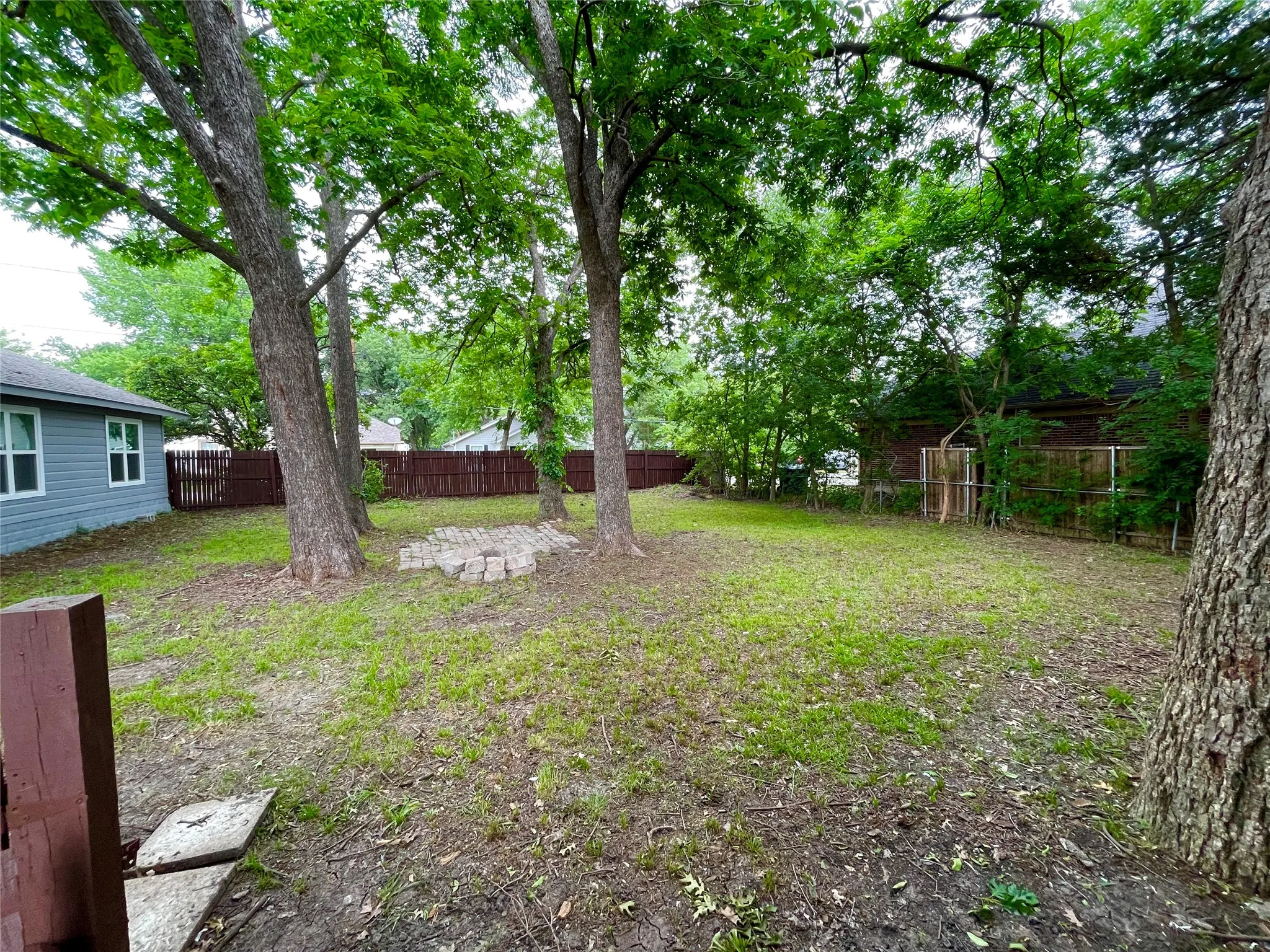 Single Family Residence For Sale in Collin County , 1107 Hall Street, Mc Kinney, Texas 75069, 3 Bedroom, 1 Bathroom, 2 Garage spaces, 1,391 Sqft, built in 1965, mls#21331451, Real Estate Agent in Mc Kinney, Homes For Sale in Collin county, Homes For Sale in Mc Kinney, Realtor in Mc Kinney Texas, Real Estate Brokerage Independent Realty Texas, Luminita Cordes Realtor