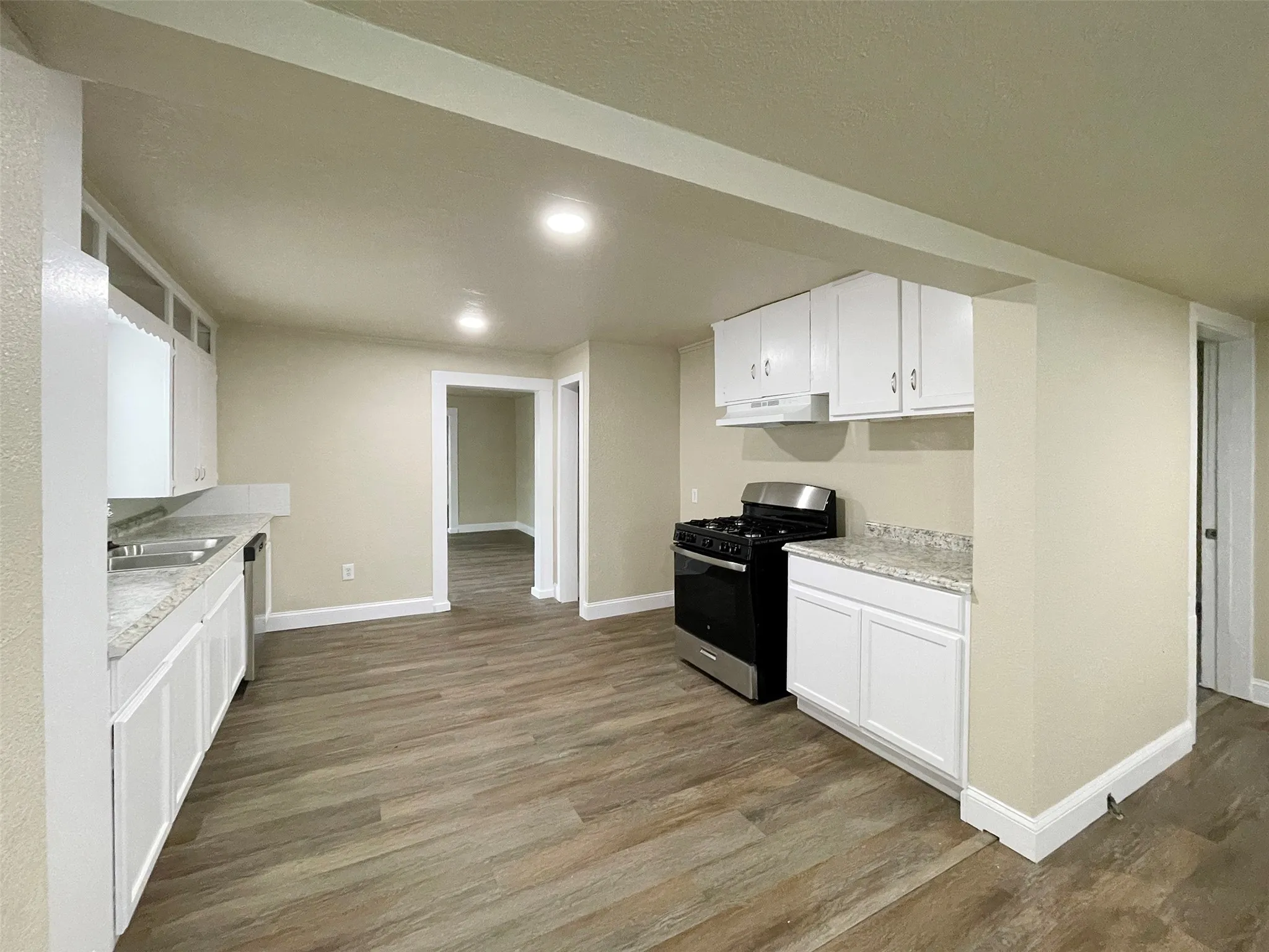 Single Family Residence For Sale in Collin County , 1107 Hall Street, Mc Kinney, Texas 75069, 3 Bedroom, 1 Bathroom, 2 Garage spaces, 1,391 Sqft, built in 1965, mls#21331451, Real Estate Agent in Mc Kinney, Homes For Sale in Collin county, Homes For Sale in Mc Kinney, Realtor in Mc Kinney Texas, Real Estate Brokerage Independent Realty Texas, Luminita Cordes Realtor