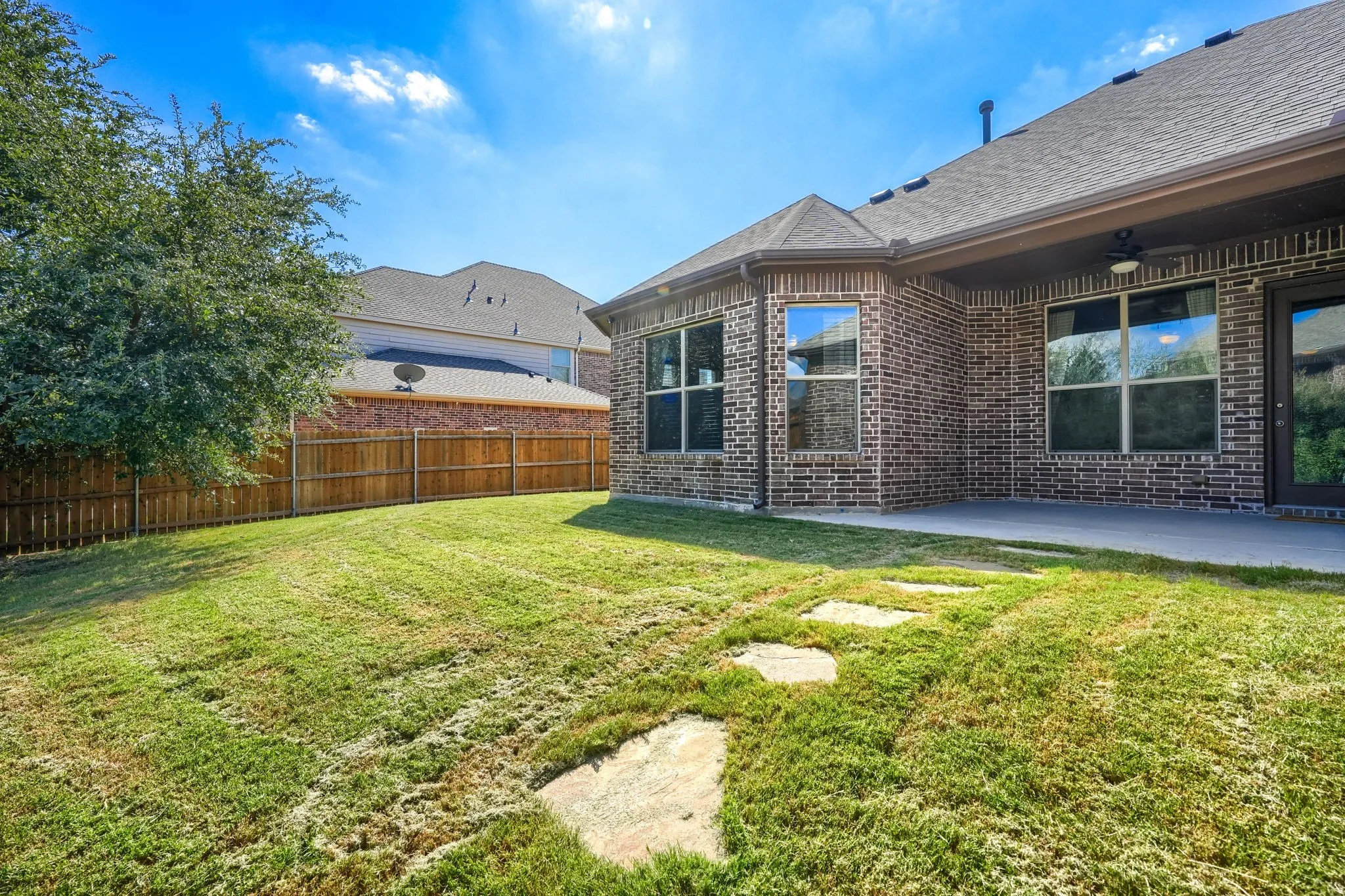 Single Family Residence For Rent in Denton County , 12372 Payne Street, Frisco, Texas 75033, 3 Bedroom, 2 Bathroom, 2 Garage spaces, 2,105 Sqft, built in 2011, mls#21331483, Real Estate Agent in Frisco, Homes For Rent in Denton county, Homes For Rent in Frisco, Realtor in Frisco Texas, Real Estate Brokerage Independent Realty Texas, Luminita Cordes Realtor