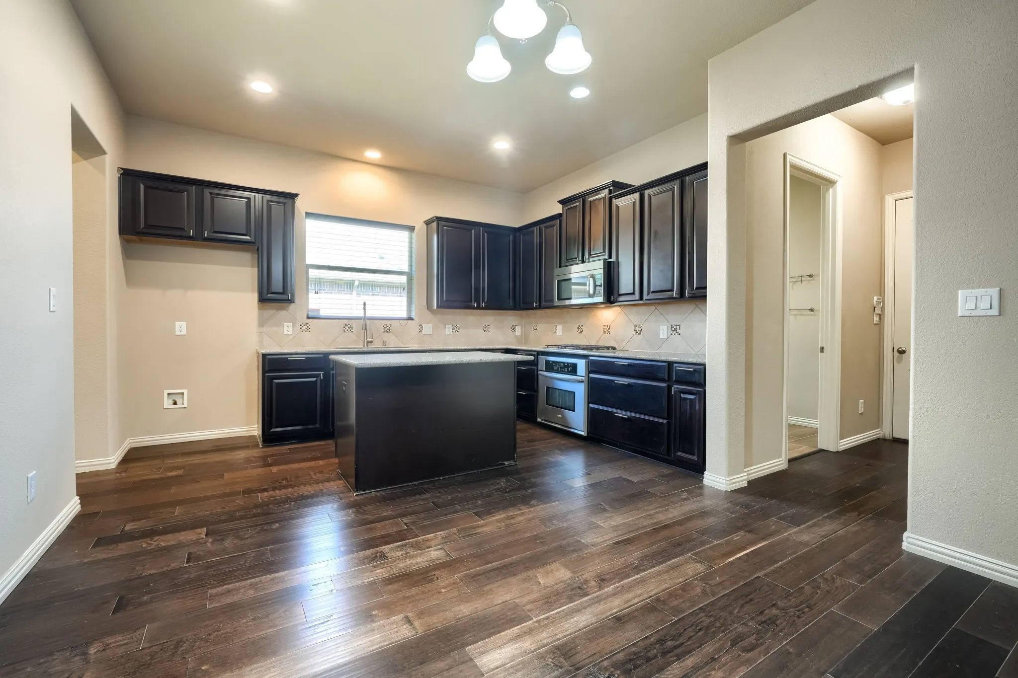 Single Family Residence For Rent in Denton County , 12372 Payne Street, Frisco, Texas 75033, 3 Bedroom, 2 Bathroom, 2 Garage spaces, 2,105 Sqft, built in 2011, mls#21331483, Real Estate Agent in Frisco, Homes For Rent in Denton county, Homes For Rent in Frisco, Realtor in Frisco Texas, Real Estate Brokerage Independent Realty Texas, Luminita Cordes Realtor
