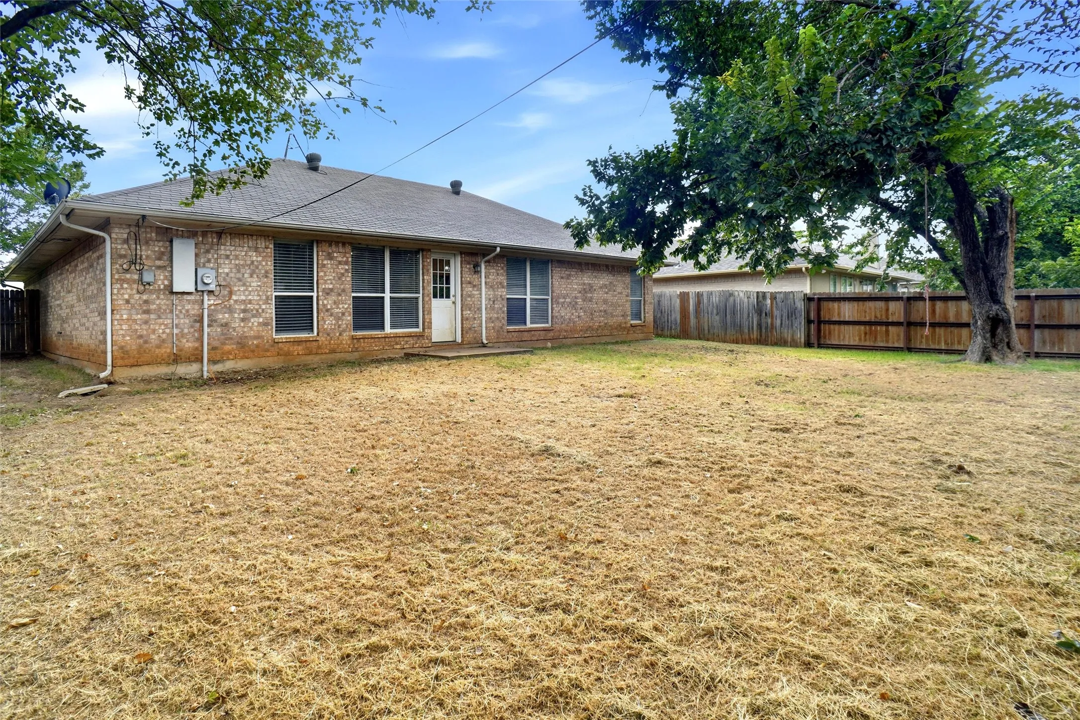 Single Family Residence For Rent in Parker County , 612 N Avenue C, Springtown, Texas 76082, 4 Bedroom, 2 Bathroom, 2 Garage spaces, 1,500 Sqft, built in 2001, mls#21331490, Real Estate Agent in Springtown, Homes For Rent in Parker county, Homes For Rent in Springtown, Realtor in Springtown Texas, Real Estate Brokerage Independent Realty Texas, Luminita Cordes Realtor