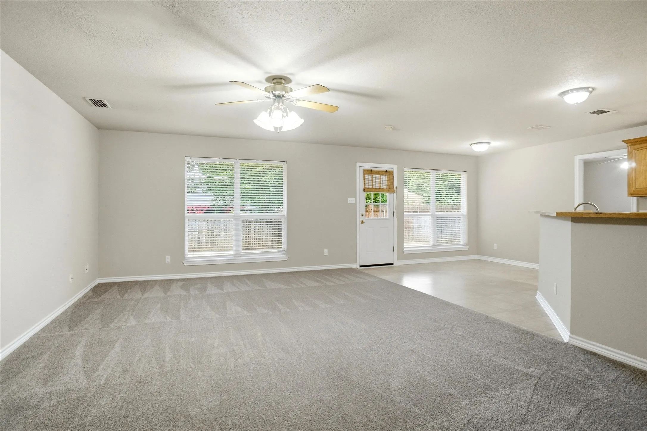 Single Family Residence For Rent in Parker County , 612 N Avenue C, Springtown, Texas 76082, 4 Bedroom, 2 Bathroom, 2 Garage spaces, 1,500 Sqft, built in 2001, mls#21331490, Real Estate Agent in Springtown, Homes For Rent in Parker county, Homes For Rent in Springtown, Realtor in Springtown Texas, Real Estate Brokerage Independent Realty Texas, Luminita Cordes Realtor
