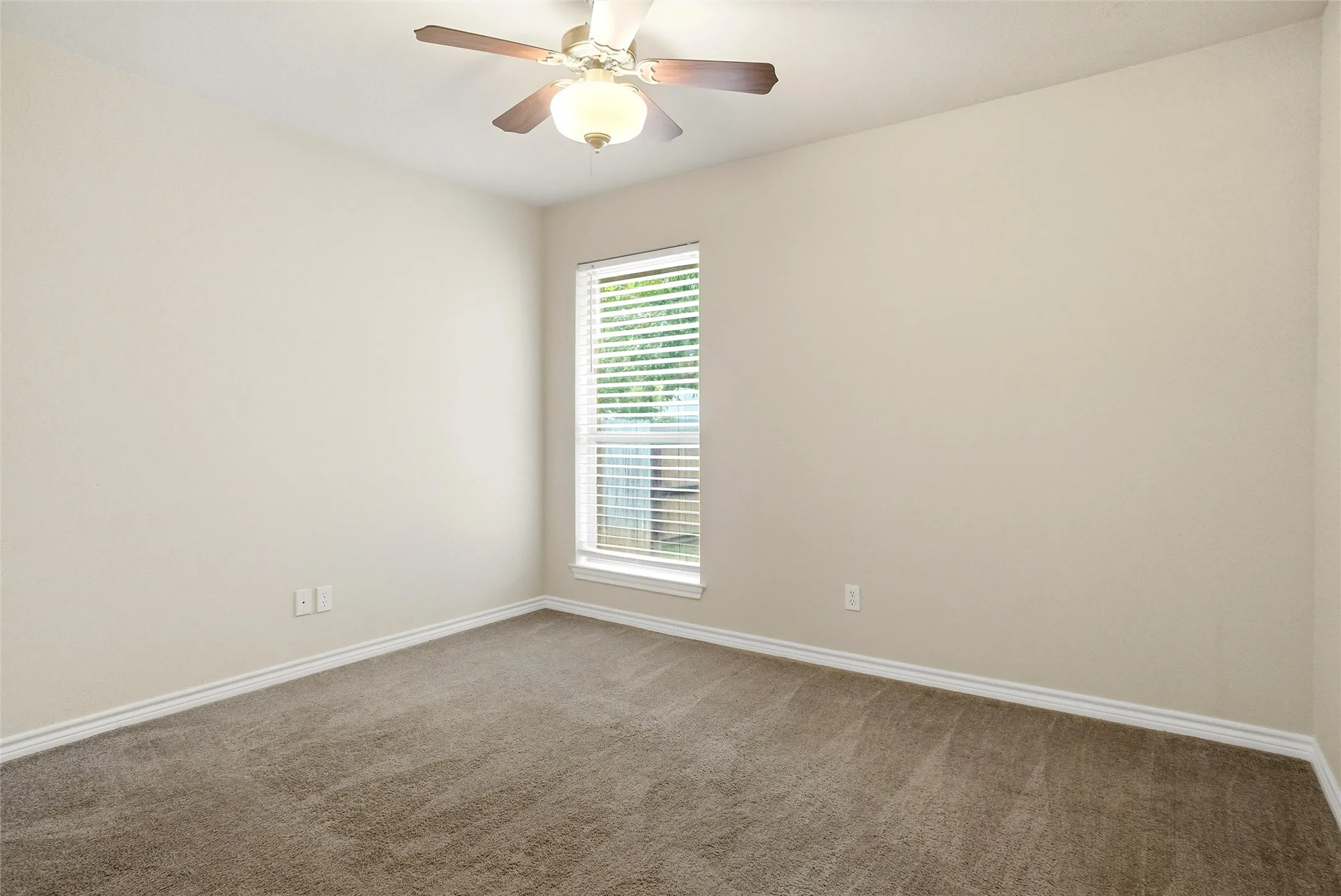 Single Family Residence For Rent in Parker County , 612 N Avenue C, Springtown, Texas 76082, 4 Bedroom, 2 Bathroom, 2 Garage spaces, 1,500 Sqft, built in 2001, mls#21331490, Real Estate Agent in Springtown, Homes For Rent in Parker county, Homes For Rent in Springtown, Realtor in Springtown Texas, Real Estate Brokerage Independent Realty Texas, Luminita Cordes Realtor