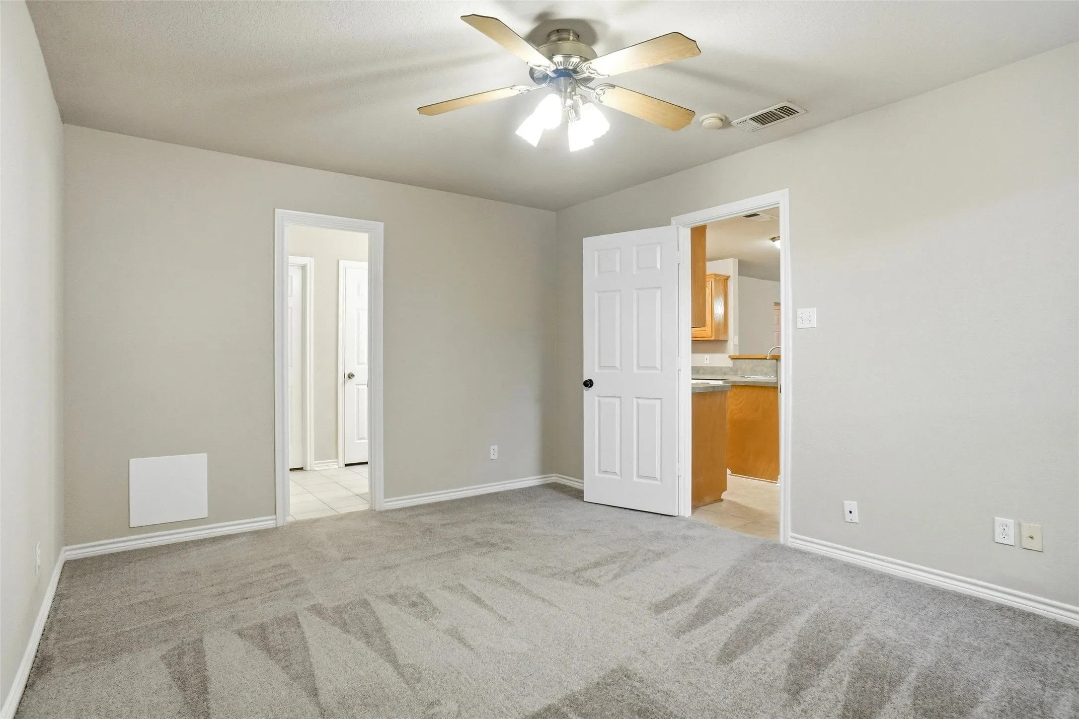 Single Family Residence For Rent in Parker County , 612 N Avenue C, Springtown, Texas 76082, 4 Bedroom, 2 Bathroom, 2 Garage spaces, 1,500 Sqft, built in 2001, mls#21331490, Real Estate Agent in Springtown, Homes For Rent in Parker county, Homes For Rent in Springtown, Realtor in Springtown Texas, Real Estate Brokerage Independent Realty Texas, Luminita Cordes Realtor