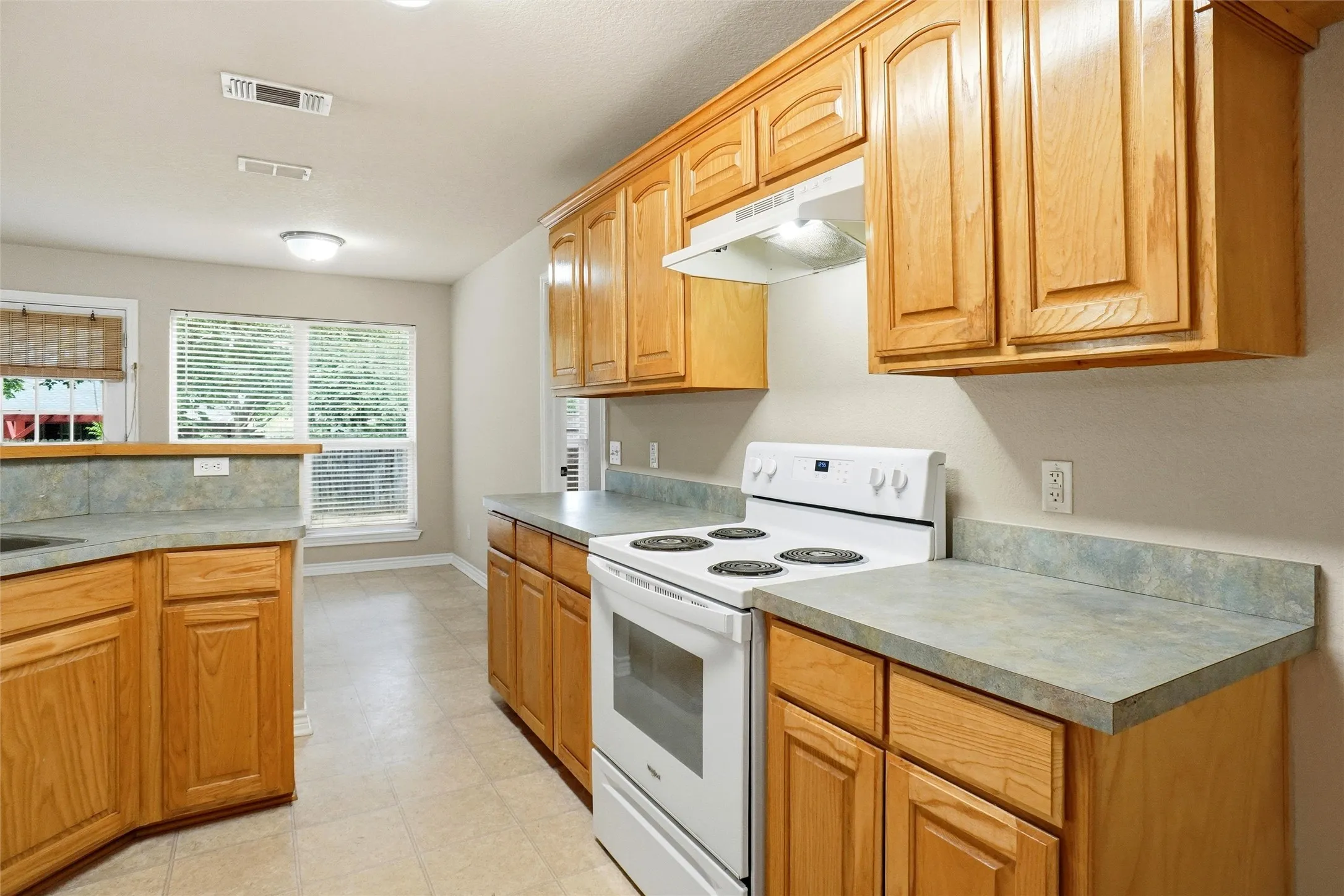 Single Family Residence For Rent in Parker County , 612 N Avenue C, Springtown, Texas 76082, 4 Bedroom, 2 Bathroom, 2 Garage spaces, 1,500 Sqft, built in 2001, mls#21331490, Real Estate Agent in Springtown, Homes For Rent in Parker county, Homes For Rent in Springtown, Realtor in Springtown Texas, Real Estate Brokerage Independent Realty Texas, Luminita Cordes Realtor