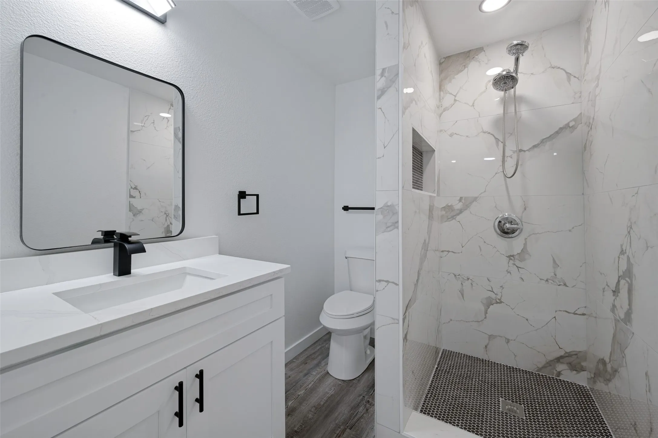 Single Family Residence For Sale in Dallas County , 209 W 12th Street, Irving, Texas 75060, 3 Bedroom, 2 Bathroom, 1 Garage spaces, 1,060 Sqft, built in 1950, mls#21331384, Real Estate Agent in Irving, Homes For Sale in Dallas county, Homes For Sale in Irving, Realtor in Irving Texas, Real Estate Brokerage Independent Realty Texas, Luminita Cordes Realtor