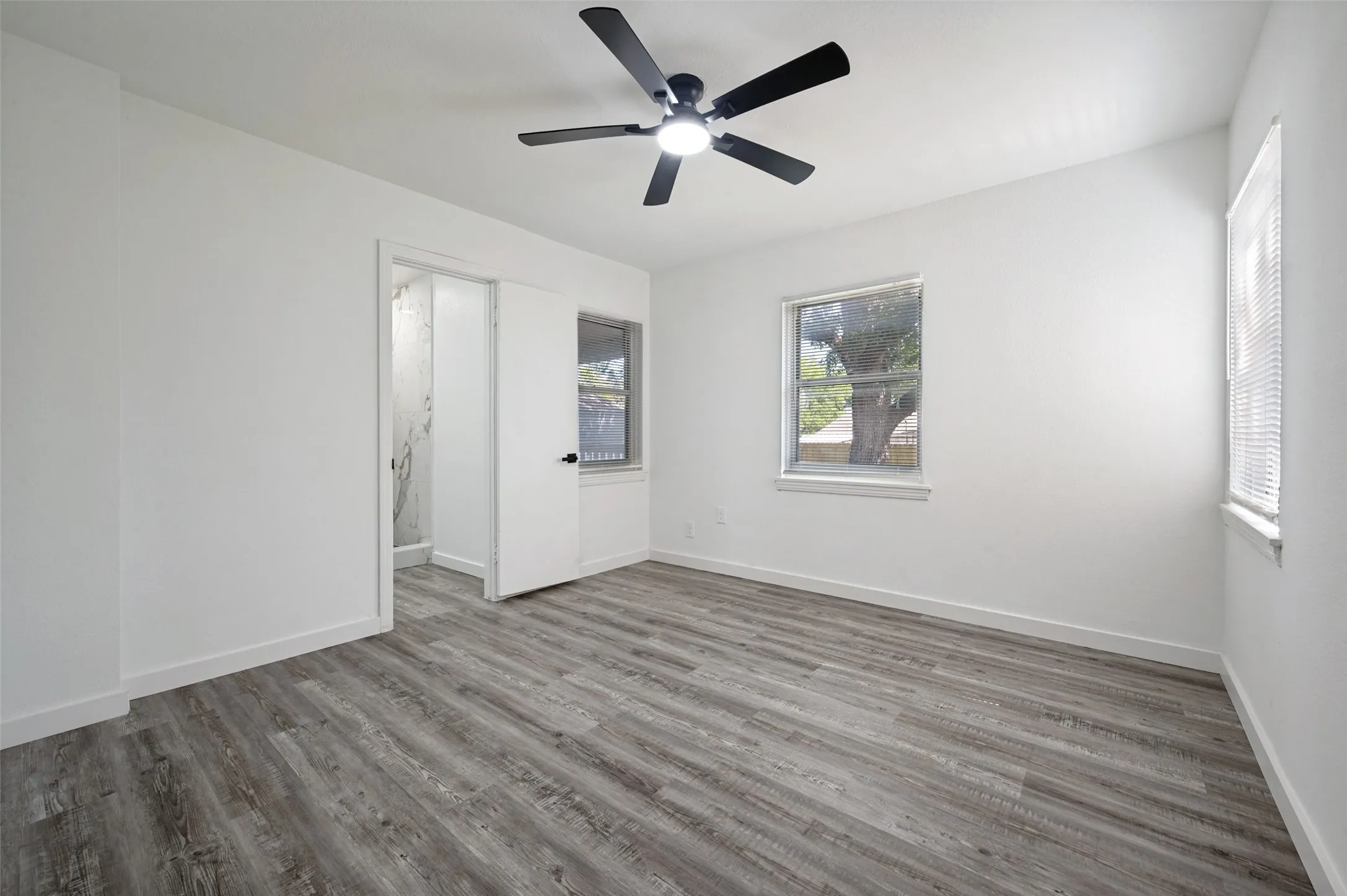 Single Family Residence For Sale in Dallas County , 209 W 12th Street, Irving, Texas 75060, 3 Bedroom, 2 Bathroom, 1 Garage spaces, 1,060 Sqft, built in 1950, mls#21331384, Real Estate Agent in Irving, Homes For Sale in Dallas county, Homes For Sale in Irving, Realtor in Irving Texas, Real Estate Brokerage Independent Realty Texas, Luminita Cordes Realtor