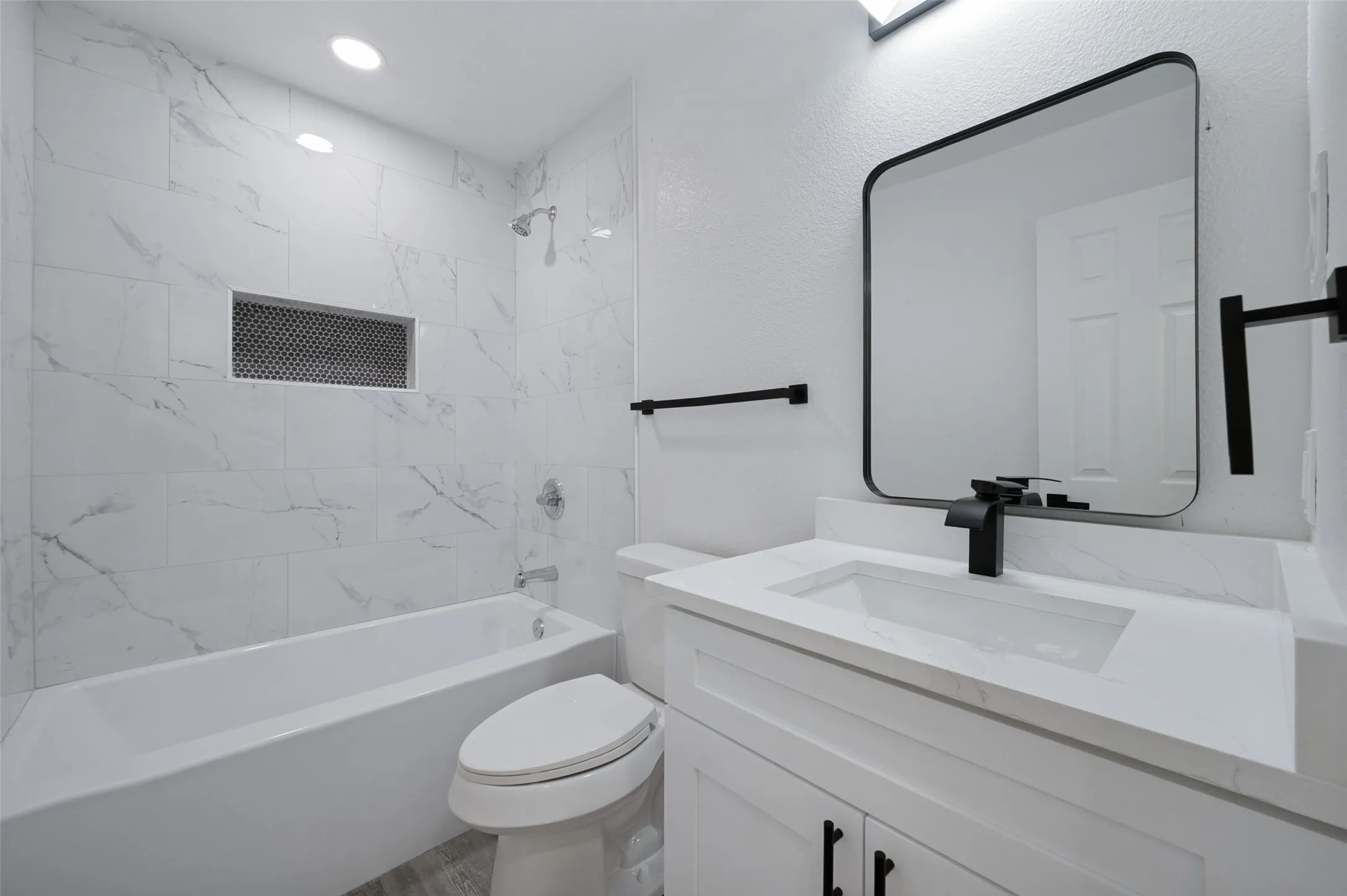 Single Family Residence For Sale in Dallas County , 209 W 12th Street, Irving, Texas 75060, 3 Bedroom, 2 Bathroom, 1 Garage spaces, 1,060 Sqft, built in 1950, mls#21331384, Real Estate Agent in Irving, Homes For Sale in Dallas county, Homes For Sale in Irving, Realtor in Irving Texas, Real Estate Brokerage Independent Realty Texas, Luminita Cordes Realtor