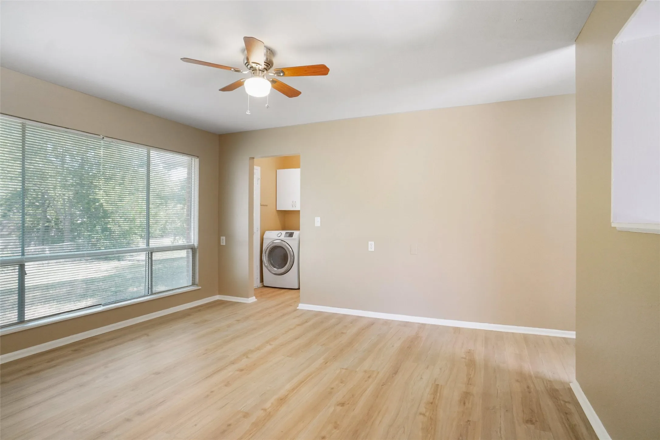 Single Family Residence For Rent in Tarrant County , 4801 Bellcrest Court, Fort Worth, Texas 76135, 2 Bedroom, 1 Bathroom, 1 Garage spaces, 988 Sqft, built in 1963, mls#21331510, Real Estate Agent in Fort Worth, Homes For Rent in Tarrant county, Homes For Rent in Fort Worth, Realtor in Fort Worth Texas, Real Estate Brokerage Independent Realty Texas, Luminita Cordes Realtor