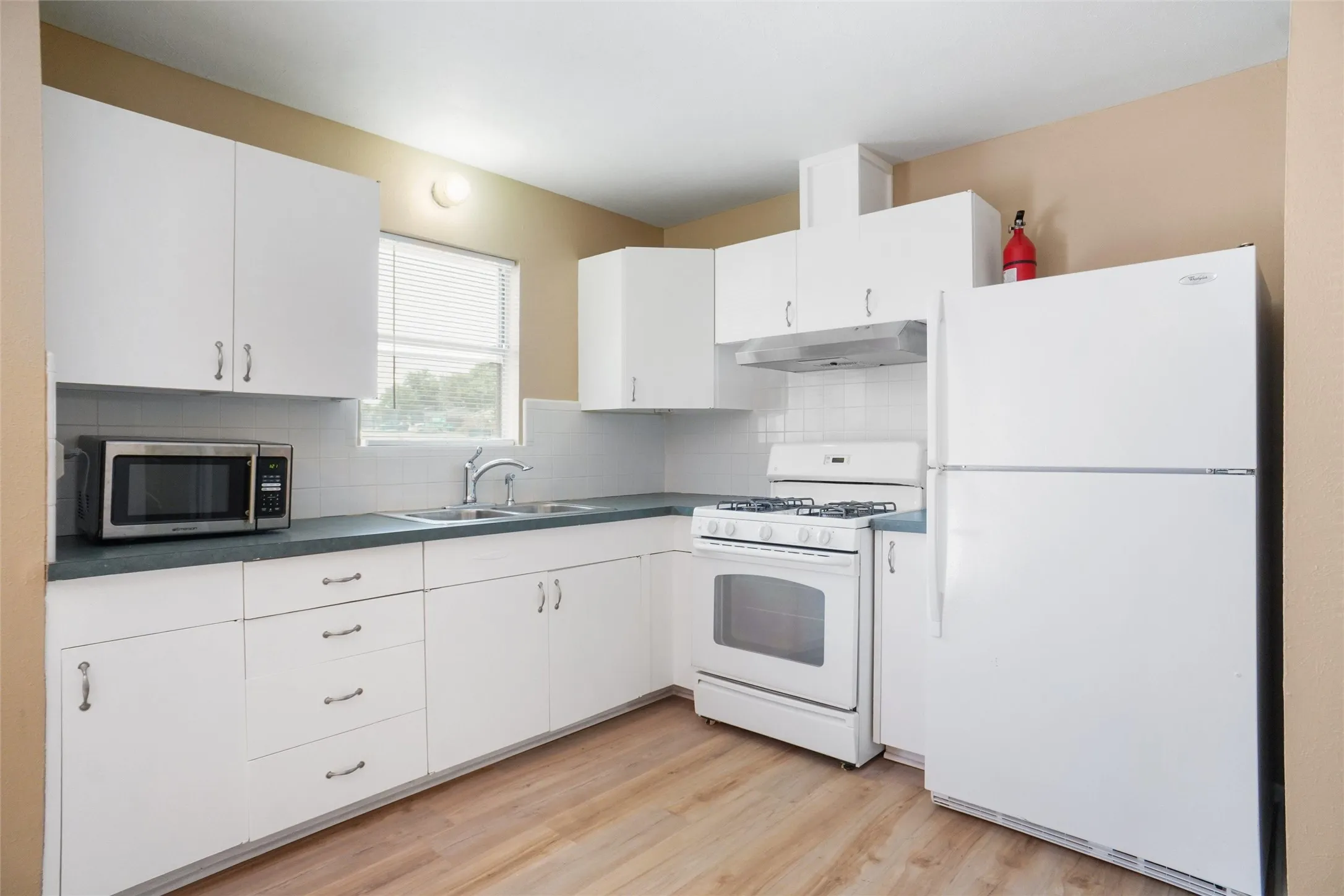 Single Family Residence For Rent in Tarrant County , 4801 Bellcrest Court, Fort Worth, Texas 76135, 2 Bedroom, 1 Bathroom, 1 Garage spaces, 988 Sqft, built in 1963, mls#21331510, Real Estate Agent in Fort Worth, Homes For Rent in Tarrant county, Homes For Rent in Fort Worth, Realtor in Fort Worth Texas, Real Estate Brokerage Independent Realty Texas, Luminita Cordes Realtor