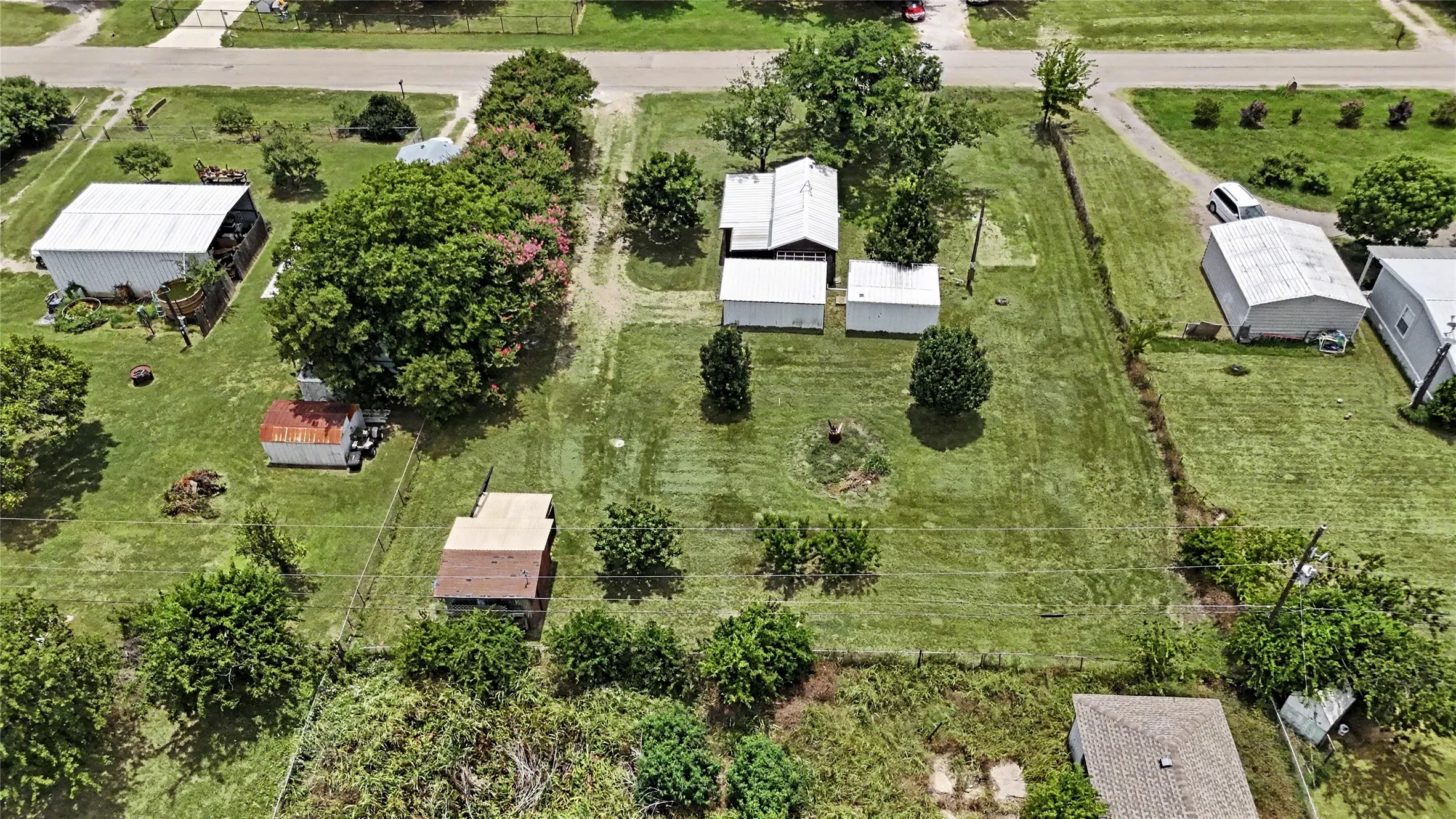 Single Family Residence For Sale in Parker County , 1304 Terry Drive, Willow Park, Texas 76008, 1 Bedroom, 1 Bathroom, Garage spaces, 540 Sqft, built in 2014, mls#21331521, Real Estate Agent in Willow Park, Homes For Sale in Parker county, Homes For Sale in Willow Park, Realtor in Willow Park Texas, Real Estate Brokerage Independent Realty Texas, Luminita Cordes Realtor