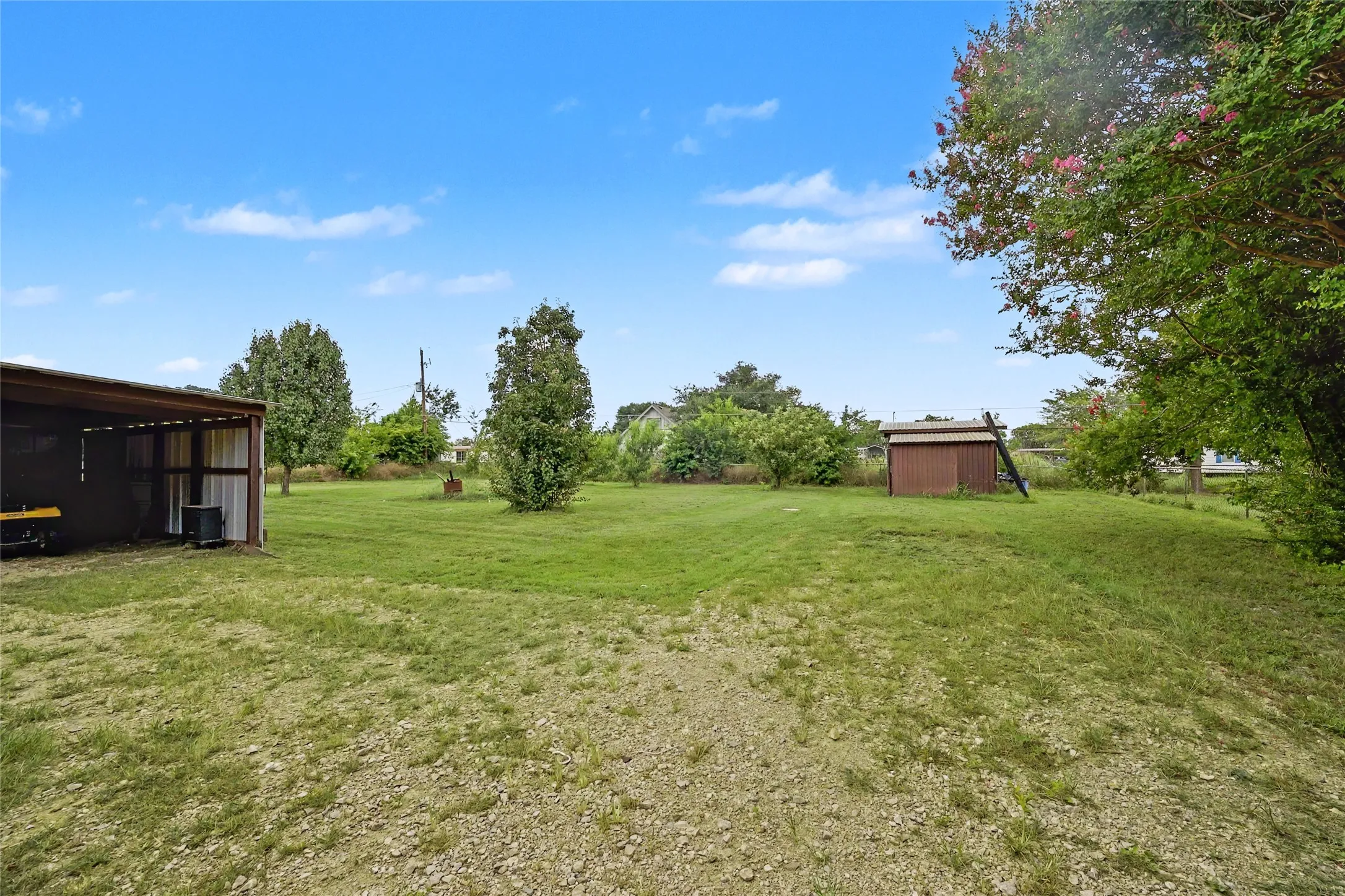 Single Family Residence For Sale in Parker County , 1304 Terry Drive, Willow Park, Texas 76008, 1 Bedroom, 1 Bathroom, Garage spaces, 540 Sqft, built in 2014, mls#21331521, Real Estate Agent in Willow Park, Homes For Sale in Parker county, Homes For Sale in Willow Park, Realtor in Willow Park Texas, Real Estate Brokerage Independent Realty Texas, Luminita Cordes Realtor