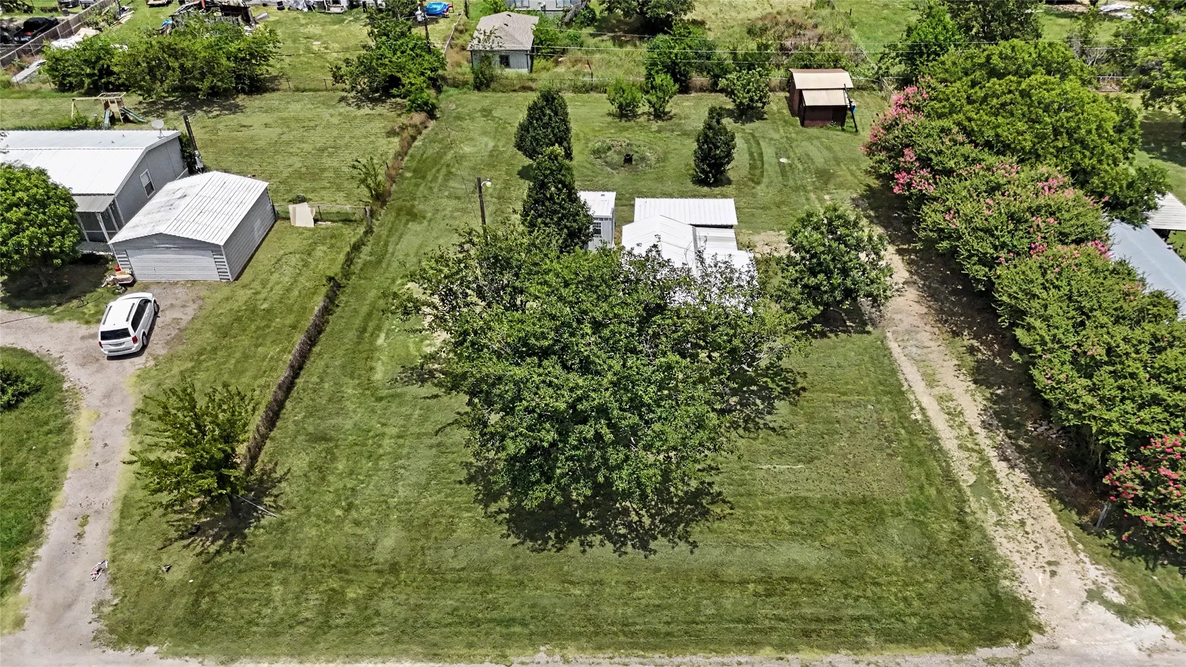 Single Family Residence For Sale in Parker County , 1304 Terry Drive, Willow Park, Texas 76008, 1 Bedroom, 1 Bathroom, Garage spaces, 540 Sqft, built in 2014, mls#21331521, Real Estate Agent in Willow Park, Homes For Sale in Parker county, Homes For Sale in Willow Park, Realtor in Willow Park Texas, Real Estate Brokerage Independent Realty Texas, Luminita Cordes Realtor