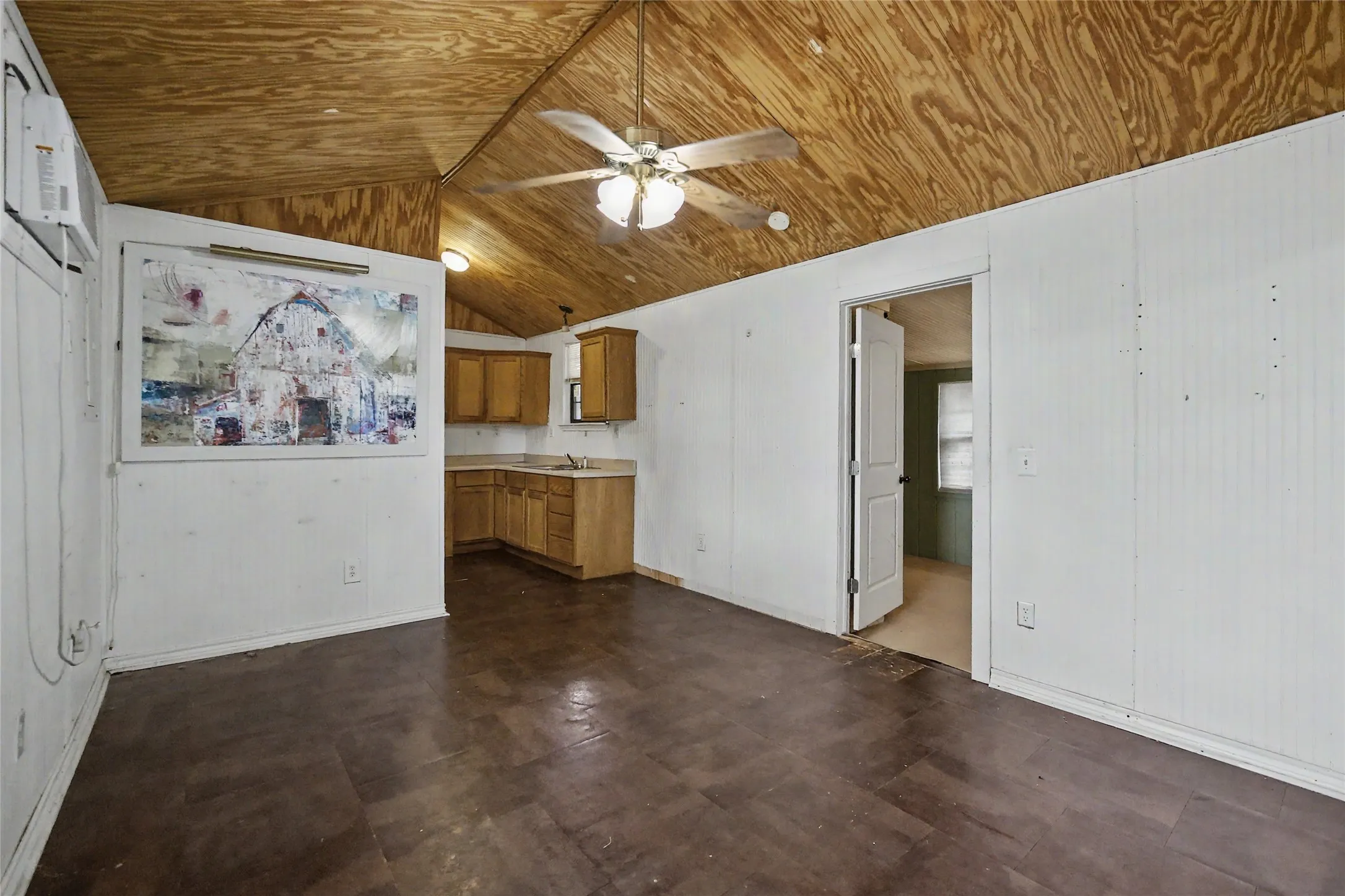 Single Family Residence For Sale in Parker County , 1304 Terry Drive, Willow Park, Texas 76008, 1 Bedroom, 1 Bathroom, Garage spaces, 540 Sqft, built in 2014, mls#21331521, Real Estate Agent in Willow Park, Homes For Sale in Parker county, Homes For Sale in Willow Park, Realtor in Willow Park Texas, Real Estate Brokerage Independent Realty Texas, Luminita Cordes Realtor