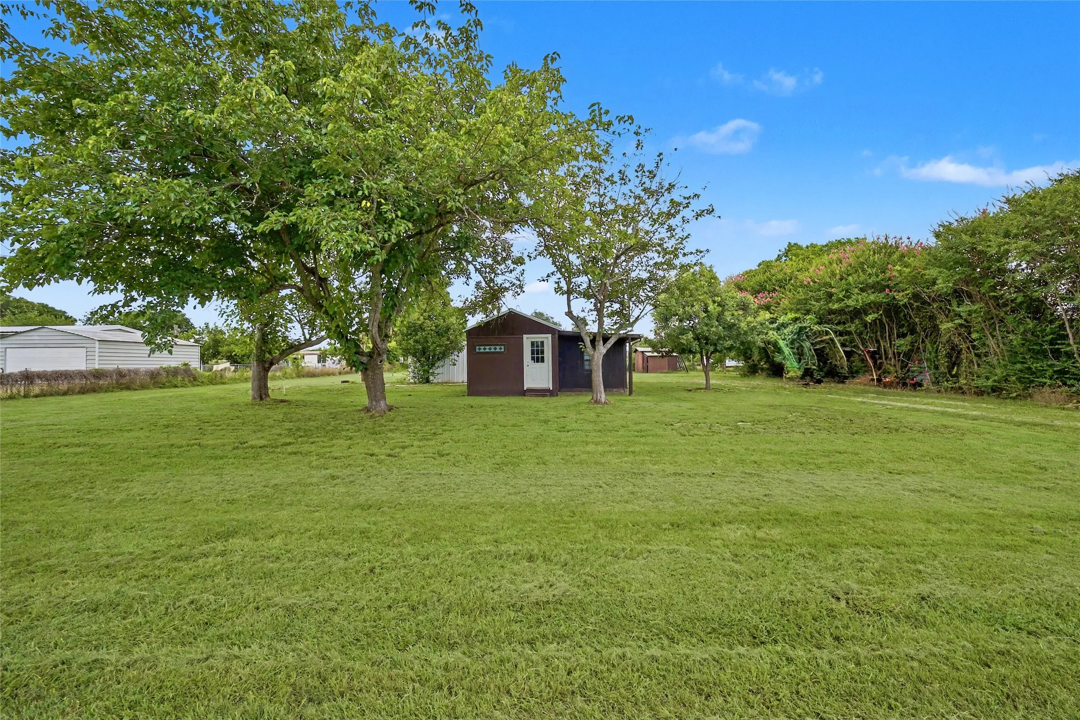 Single Family Residence For Sale in Parker County , 1304 Terry Drive, Willow Park, Texas 76008, 1 Bedroom, 1 Bathroom, Garage spaces, 540 Sqft, built in 2014, mls#21331521, Real Estate Agent in Willow Park, Homes For Sale in Parker county, Homes For Sale in Willow Park, Realtor in Willow Park Texas, Real Estate Brokerage Independent Realty Texas, Luminita Cordes Realtor