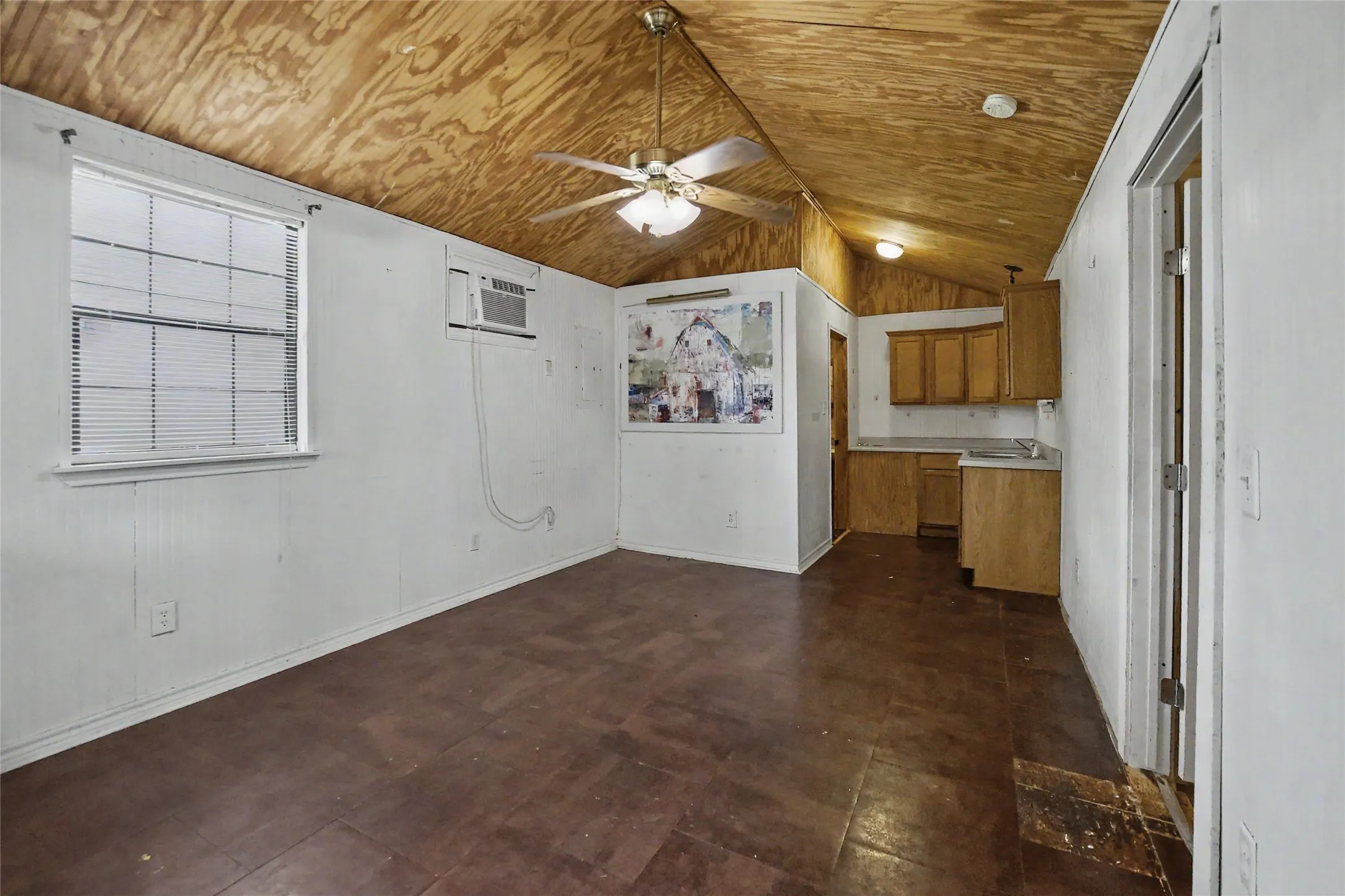 Single Family Residence For Sale in Parker County , 1304 Terry Drive, Willow Park, Texas 76008, 1 Bedroom, 1 Bathroom, Garage spaces, 540 Sqft, built in 2014, mls#21331521, Real Estate Agent in Willow Park, Homes For Sale in Parker county, Homes For Sale in Willow Park, Realtor in Willow Park Texas, Real Estate Brokerage Independent Realty Texas, Luminita Cordes Realtor