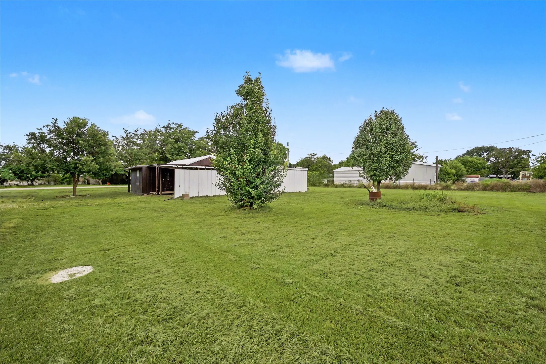 Single Family Residence For Sale in Parker County , 1304 Terry Drive, Willow Park, Texas 76008, 1 Bedroom, 1 Bathroom, Garage spaces, 540 Sqft, built in 2014, mls#21331521, Real Estate Agent in Willow Park, Homes For Sale in Parker county, Homes For Sale in Willow Park, Realtor in Willow Park Texas, Real Estate Brokerage Independent Realty Texas, Luminita Cordes Realtor