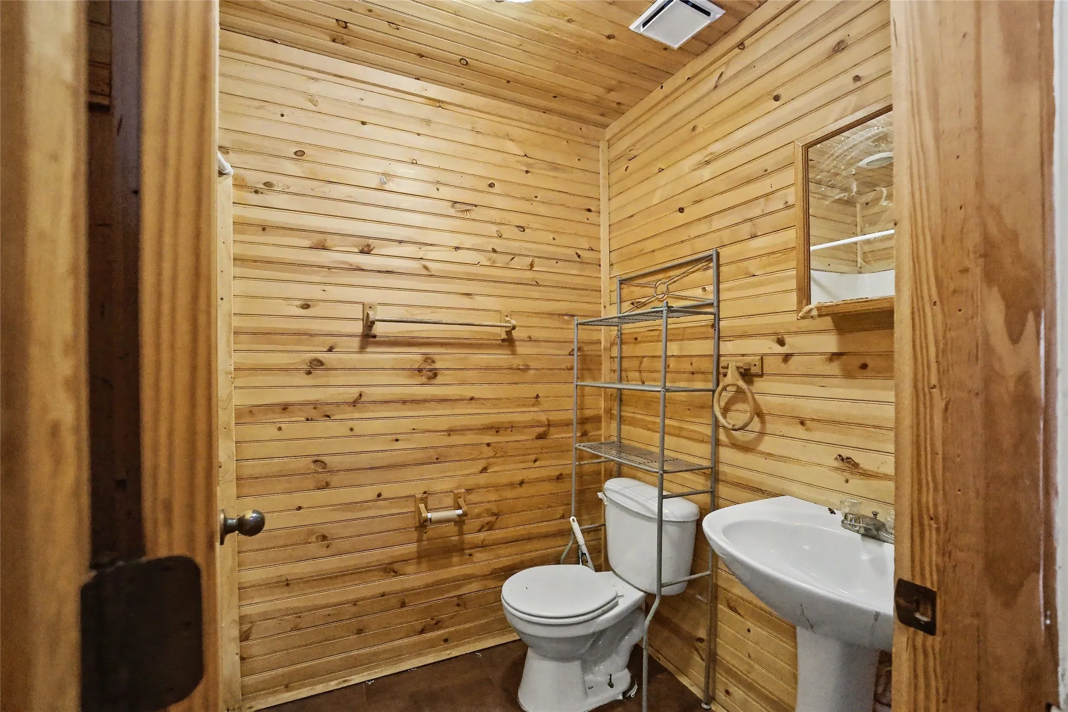 Single Family Residence For Sale in Parker County , 1304 Terry Drive, Willow Park, Texas 76008, 1 Bedroom, 1 Bathroom, Garage spaces, 540 Sqft, built in 2014, mls#21331521, Real Estate Agent in Willow Park, Homes For Sale in Parker county, Homes For Sale in Willow Park, Realtor in Willow Park Texas, Real Estate Brokerage Independent Realty Texas, Luminita Cordes Realtor