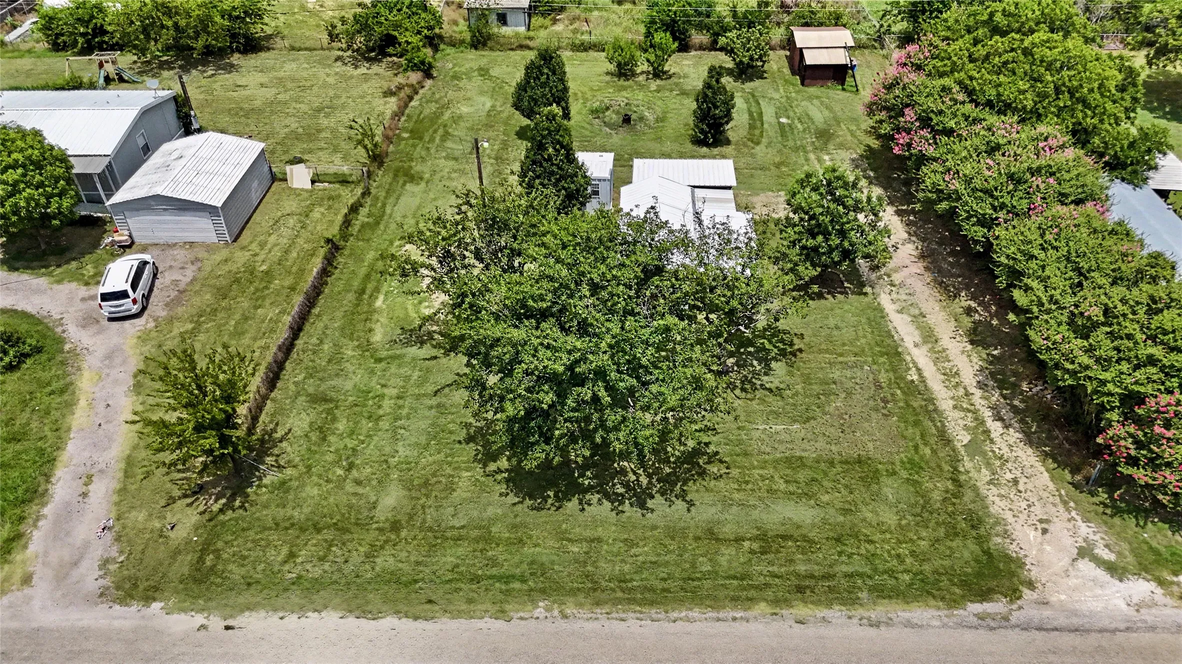 Single Family Residence For Sale in Parker County , 1304 Terry Drive, Willow Park, Texas 76008, 1 Bedroom, 1 Bathroom, Garage spaces, 540 Sqft, built in 2014, mls#21331521, Real Estate Agent in Willow Park, Homes For Sale in Parker county, Homes For Sale in Willow Park, Realtor in Willow Park Texas, Real Estate Brokerage Independent Realty Texas, Luminita Cordes Realtor