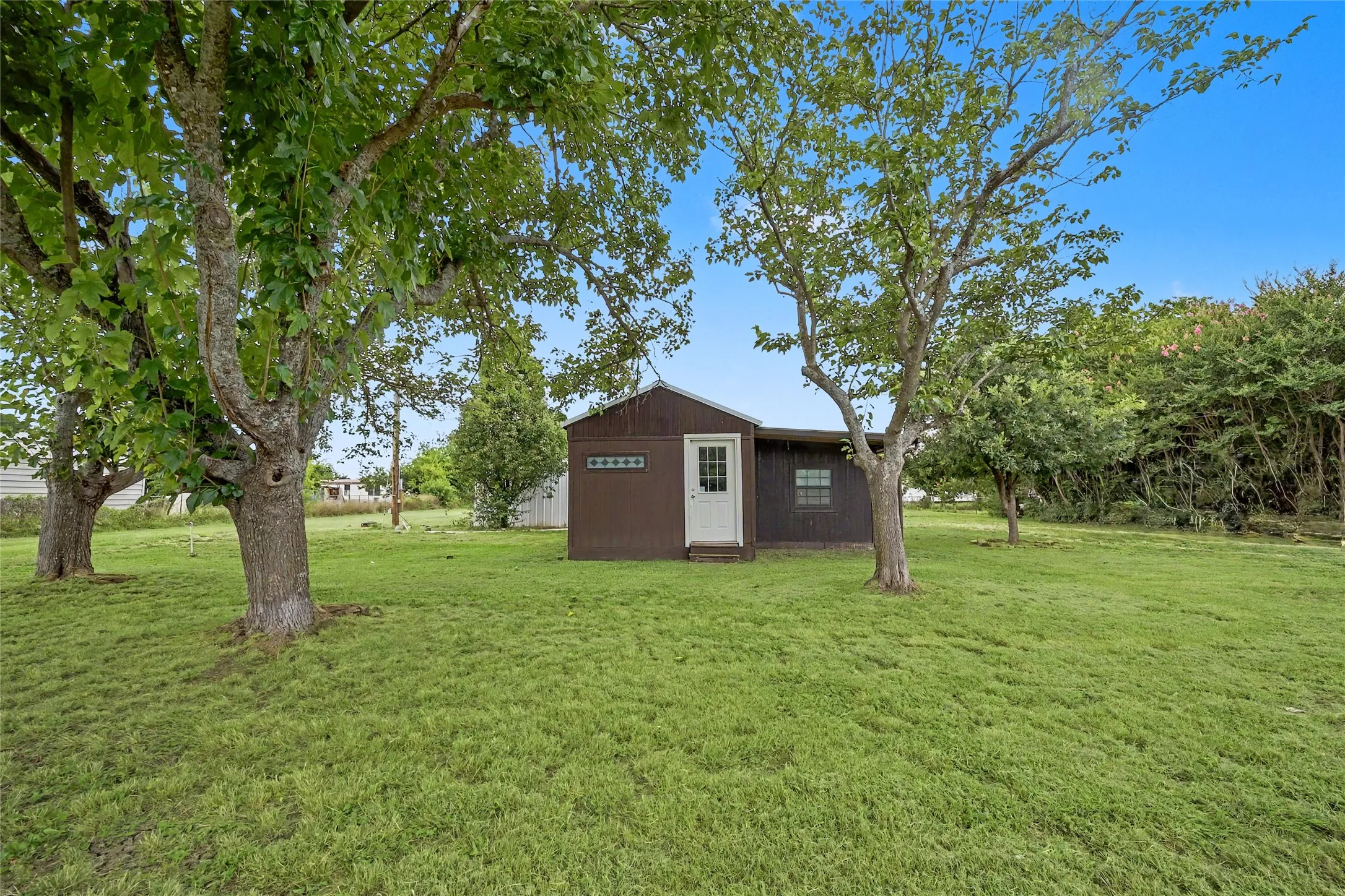 Single Family Residence For Sale in Parker County , 1304 Terry Drive, Willow Park, Texas 76008, 1 Bedroom, 1 Bathroom, Garage spaces, 540 Sqft, built in 2014, mls#21331521, Real Estate Agent in Willow Park, Homes For Sale in Parker county, Homes For Sale in Willow Park, Realtor in Willow Park Texas, Real Estate Brokerage Independent Realty Texas, Luminita Cordes Realtor