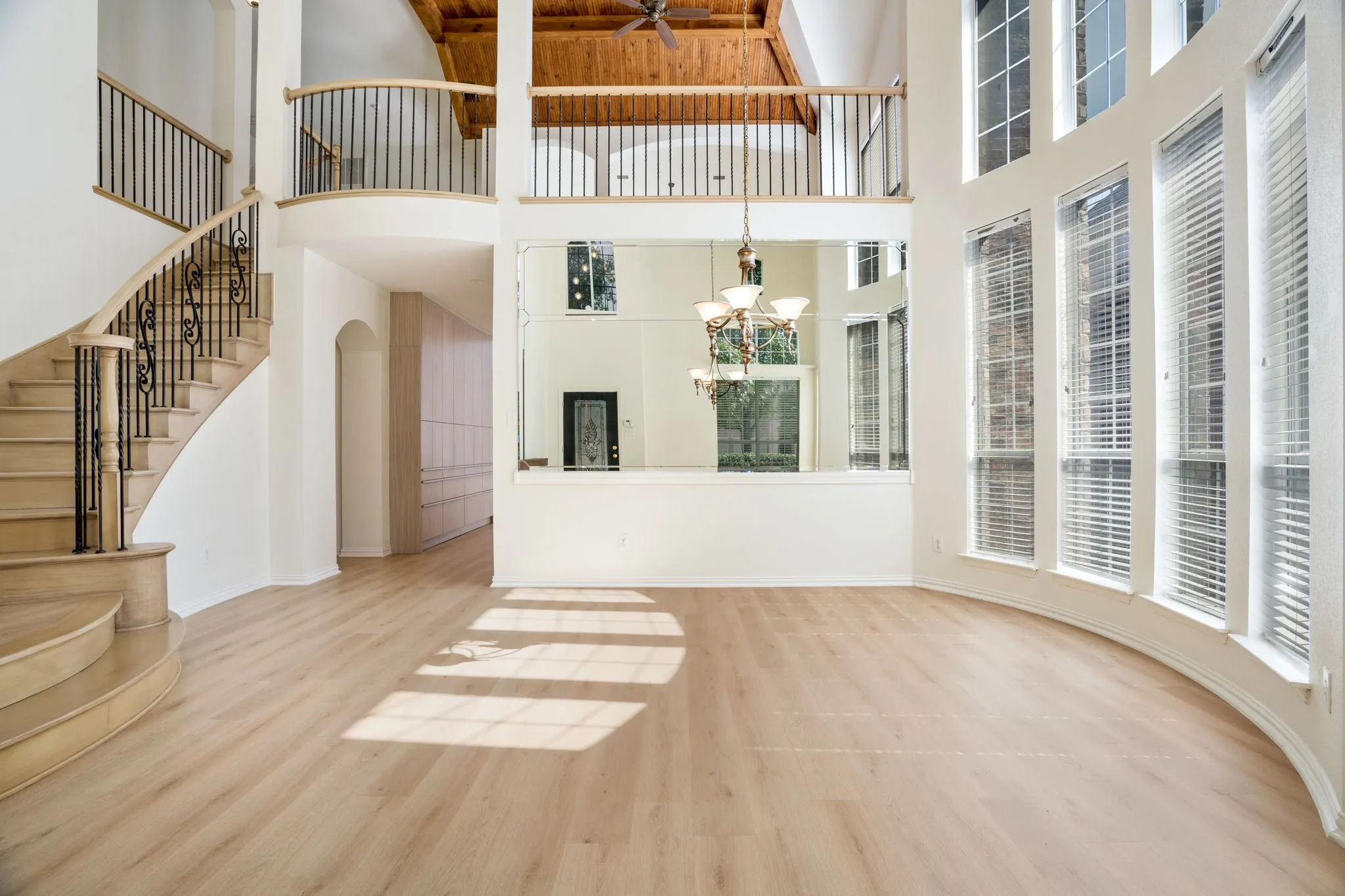 Single Family Residence For Sale in Denton County , 2344 Chenault Drive, Frisco, Texas 75033, 4 Bedroom, 4 Bathroom, 2 Garage spaces, 3,705 Sqft, built in 2006, Price $698,500, mls#21317442, Real Estate Agent in Frisco, Homes For Sale in Denton county, Homes For Sale in Frisco, Realtor in Frisco Texas, Real Estate Brokerage Independent Realty Texas, Luminita Cordes Realtor