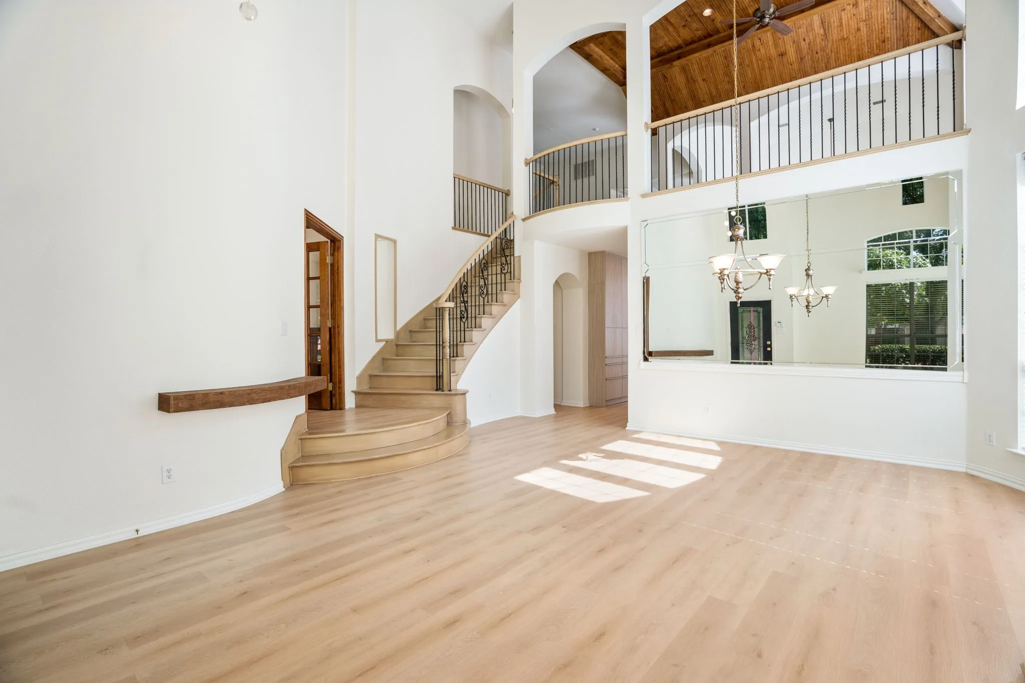 Single Family Residence For Sale in Denton County , 2344 Chenault Drive, Frisco, Texas 75033, 4 Bedroom, 4 Bathroom, 2 Garage spaces, 3,705 Sqft, built in 2006, Price $698,500, mls#21317442, Real Estate Agent in Frisco, Homes For Sale in Denton county, Homes For Sale in Frisco, Realtor in Frisco Texas, Real Estate Brokerage Independent Realty Texas, Luminita Cordes Realtor