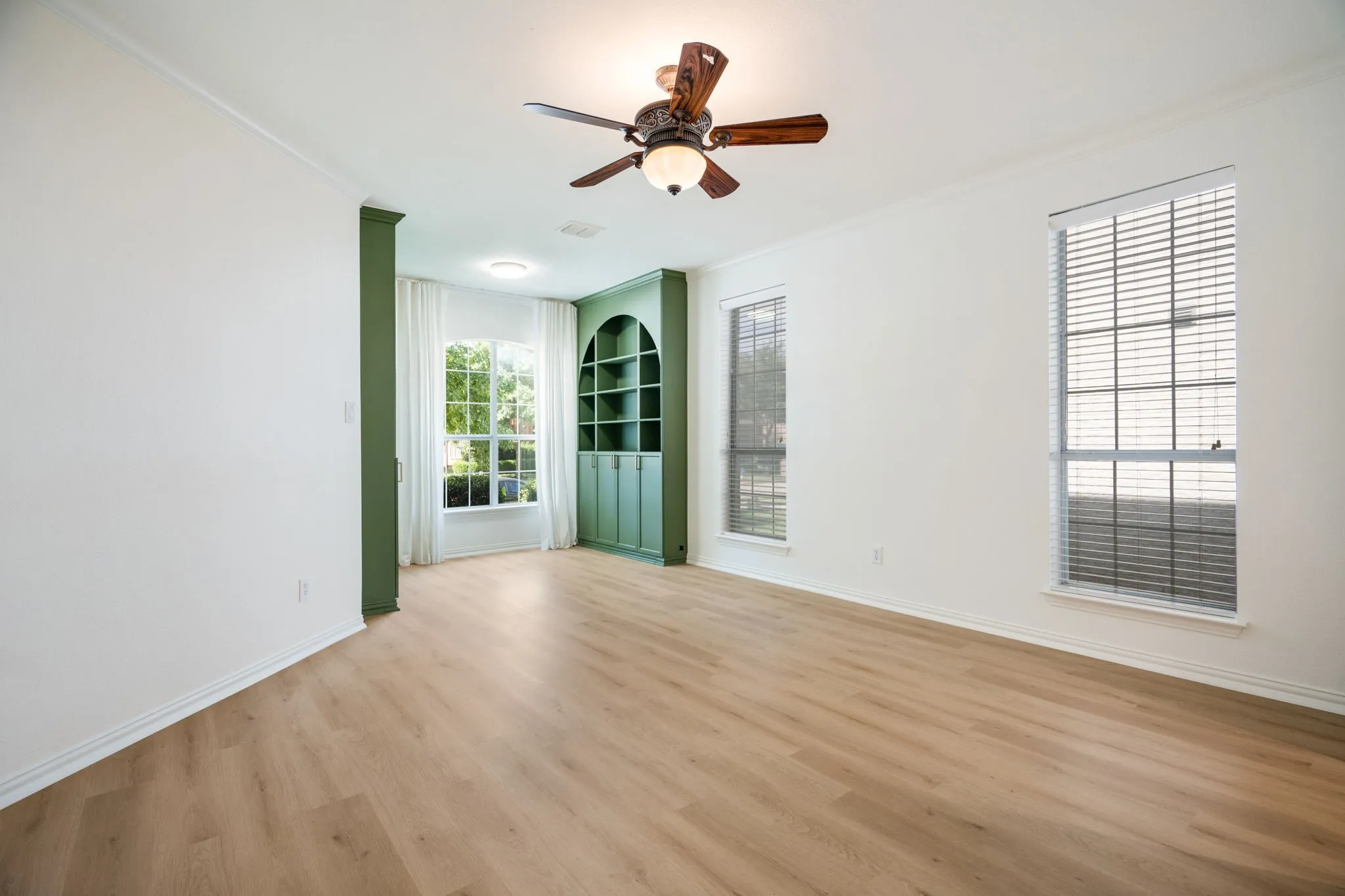 Single Family Residence For Sale in Denton County , 2344 Chenault Drive, Frisco, Texas 75033, 4 Bedroom, 4 Bathroom, 2 Garage spaces, 3,705 Sqft, built in 2006, Price $698,500, mls#21317442, Real Estate Agent in Frisco, Homes For Sale in Denton county, Homes For Sale in Frisco, Realtor in Frisco Texas, Real Estate Brokerage Independent Realty Texas, Luminita Cordes Realtor