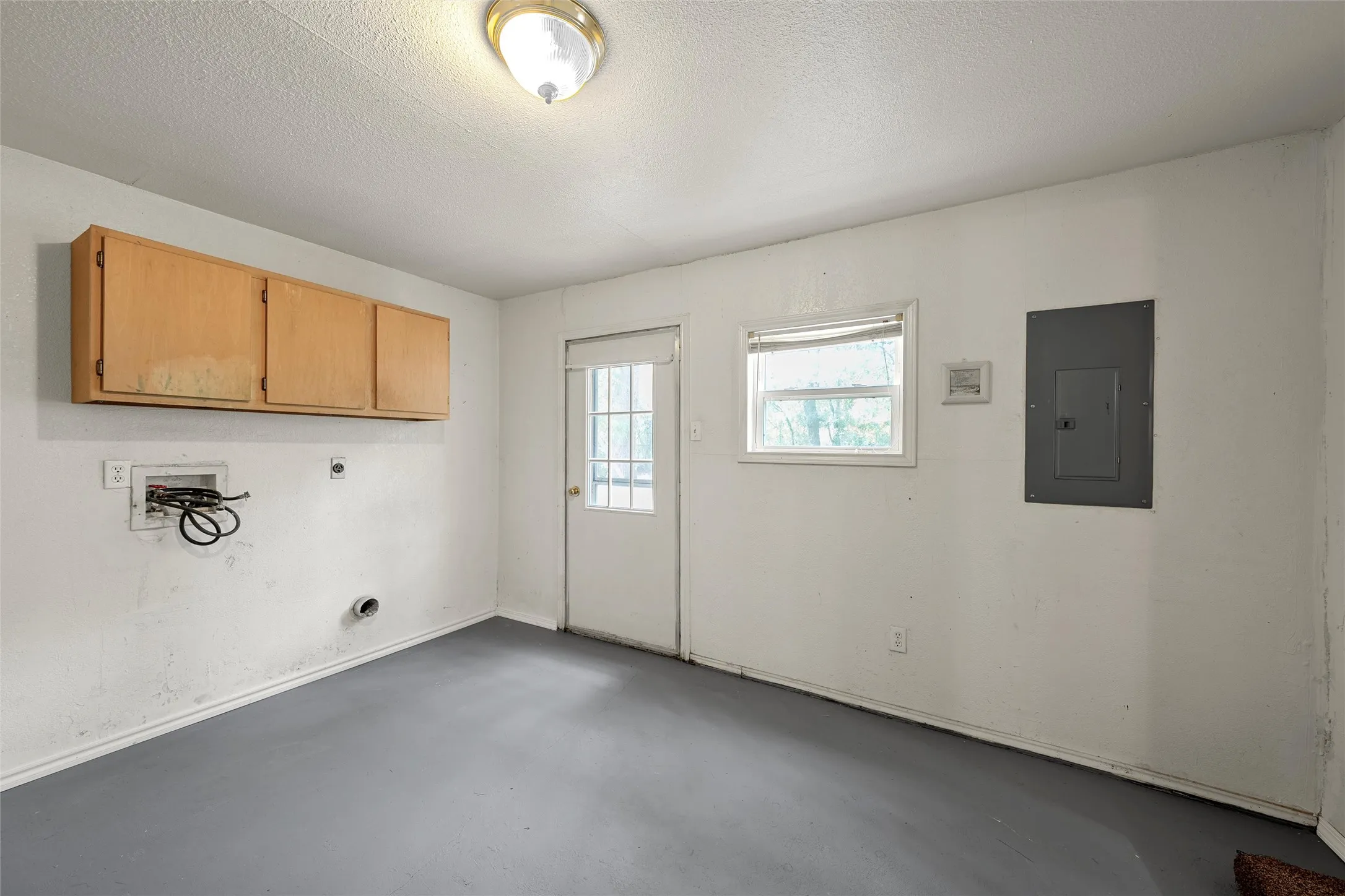 Single Family Residence For Sale in Mc Lennan County , 4704 Williams Road, Bellmead, Texas 76705, 3 Bedroom, 2 Bathroom, Garage spaces, 1,972 Sqft, built in 1953, mls#21331491, Real Estate Agent in Bellmead, Homes For Sale in Mc Lennan county, Homes For Sale in Bellmead, Realtor in Bellmead Texas, Real Estate Brokerage Independent Realty Texas, Luminita Cordes Realtor