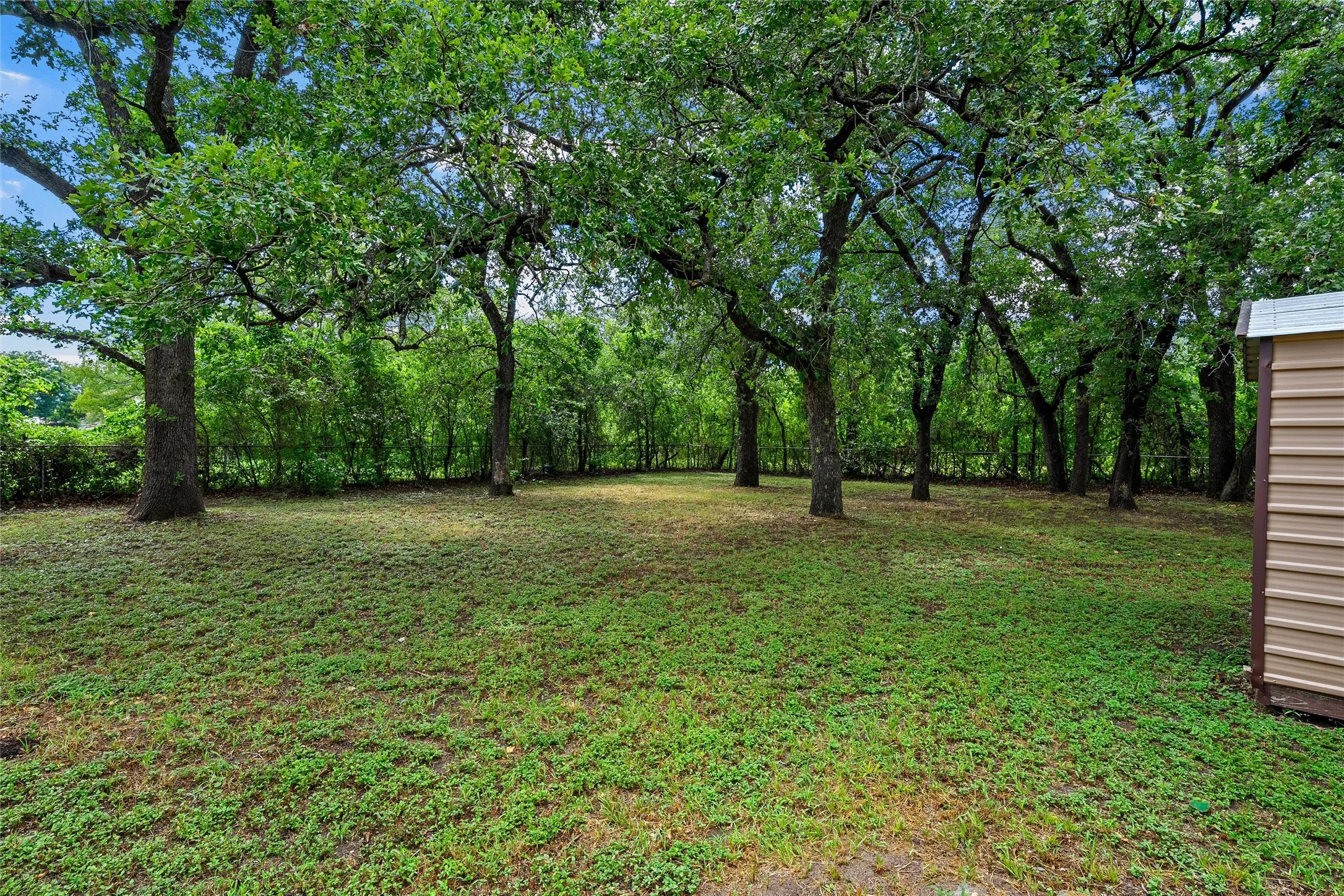 Single Family Residence For Sale in Mc Lennan County , 4704 Williams Road, Bellmead, Texas 76705, 3 Bedroom, 2 Bathroom, Garage spaces, 1,972 Sqft, built in 1953, mls#21331491, Real Estate Agent in Bellmead, Homes For Sale in Mc Lennan county, Homes For Sale in Bellmead, Realtor in Bellmead Texas, Real Estate Brokerage Independent Realty Texas, Luminita Cordes Realtor