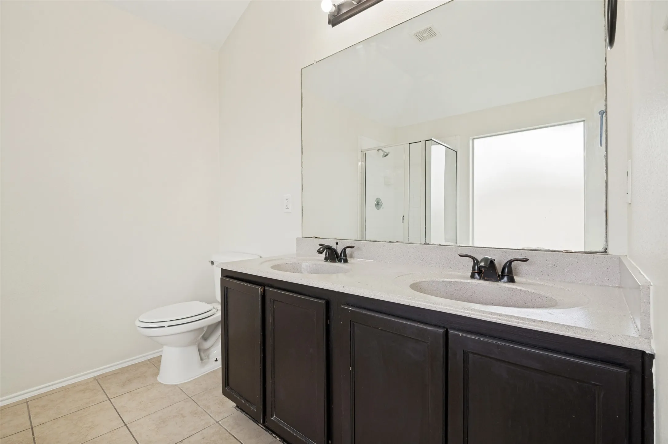 Single Family Residence For Sale in Dallas County , 614 Hearthstone Drive, Lancaster, Texas 75146, 3 Bedroom, 3 Bathroom, 2 Garage spaces, 2,280 Sqft, built in 2007, mls#21331522, Real Estate Agent in Lancaster, Homes For Sale in Dallas county, Homes For Sale in Lancaster, Realtor in Lancaster Texas, Real Estate Brokerage Independent Realty Texas, Luminita Cordes Realtor