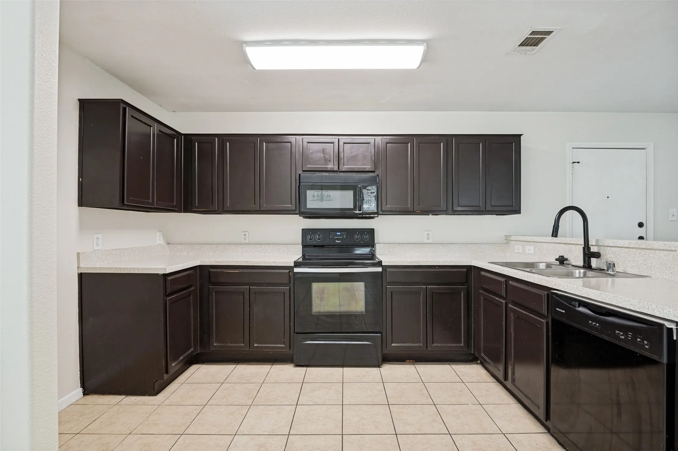 Single Family Residence For Sale in Dallas County , 614 Hearthstone Drive, Lancaster, Texas 75146, 3 Bedroom, 3 Bathroom, 2 Garage spaces, 2,280 Sqft, built in 2007, mls#21331522, Real Estate Agent in Lancaster, Homes For Sale in Dallas county, Homes For Sale in Lancaster, Realtor in Lancaster Texas, Real Estate Brokerage Independent Realty Texas, Luminita Cordes Realtor