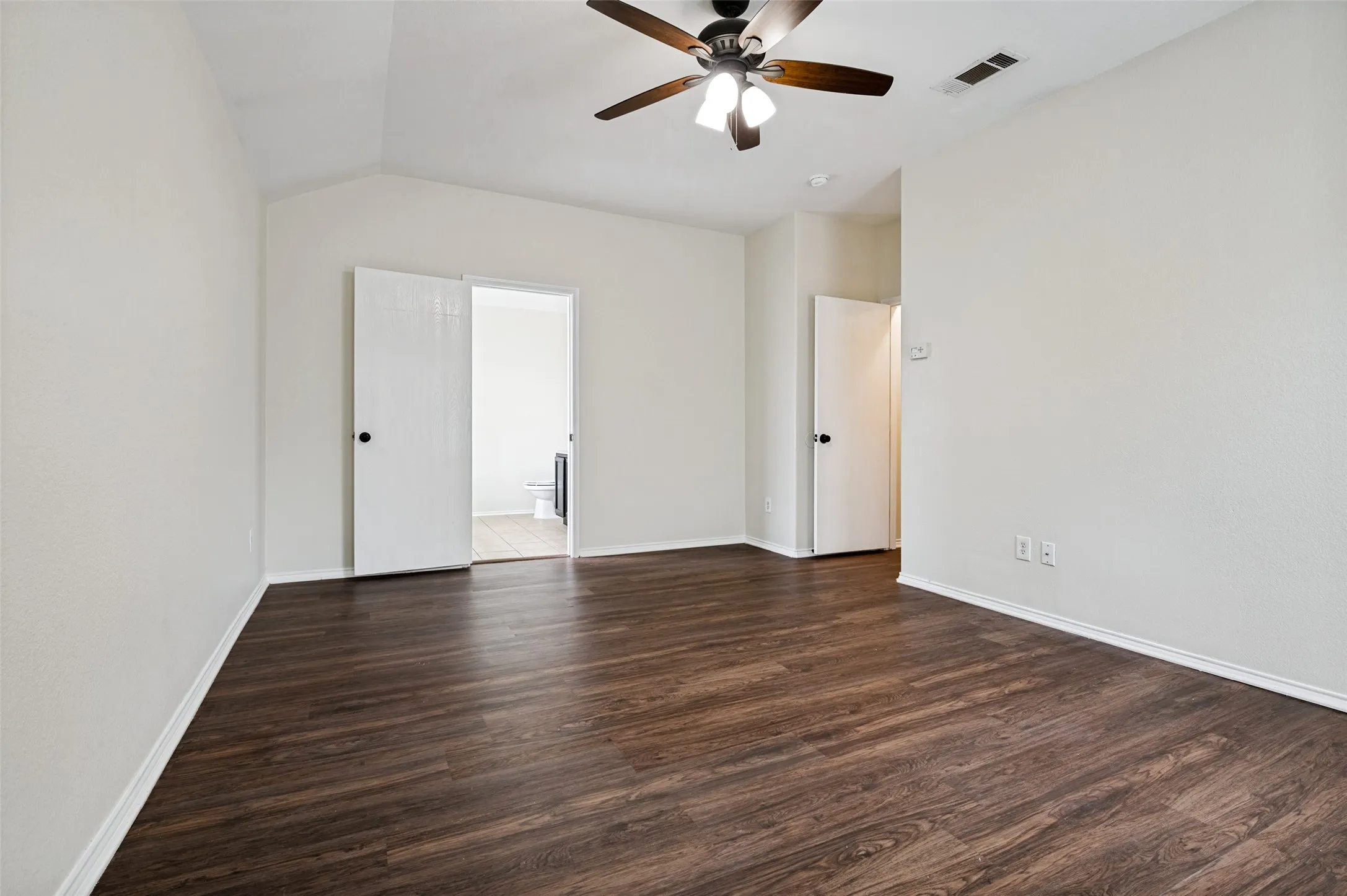 Single Family Residence For Sale in Dallas County , 614 Hearthstone Drive, Lancaster, Texas 75146, 3 Bedroom, 3 Bathroom, 2 Garage spaces, 2,280 Sqft, built in 2007, mls#21331522, Real Estate Agent in Lancaster, Homes For Sale in Dallas county, Homes For Sale in Lancaster, Realtor in Lancaster Texas, Real Estate Brokerage Independent Realty Texas, Luminita Cordes Realtor
