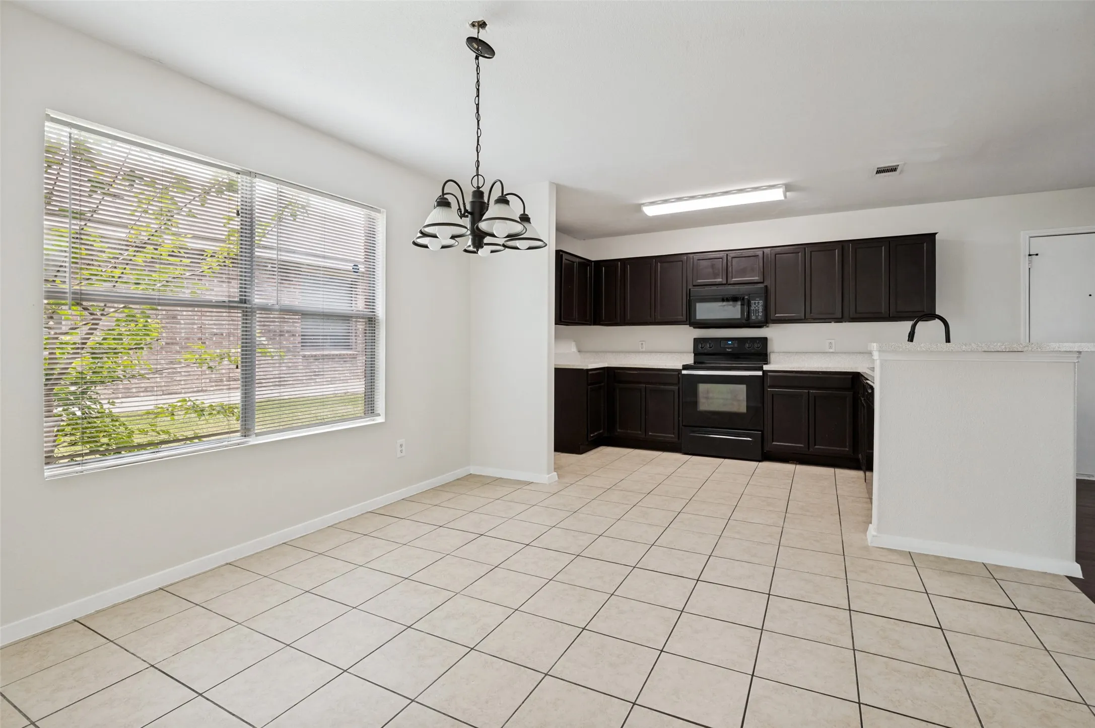 Single Family Residence For Sale in Dallas County , 614 Hearthstone Drive, Lancaster, Texas 75146, 3 Bedroom, 3 Bathroom, 2 Garage spaces, 2,280 Sqft, built in 2007, mls#21331522, Real Estate Agent in Lancaster, Homes For Sale in Dallas county, Homes For Sale in Lancaster, Realtor in Lancaster Texas, Real Estate Brokerage Independent Realty Texas, Luminita Cordes Realtor