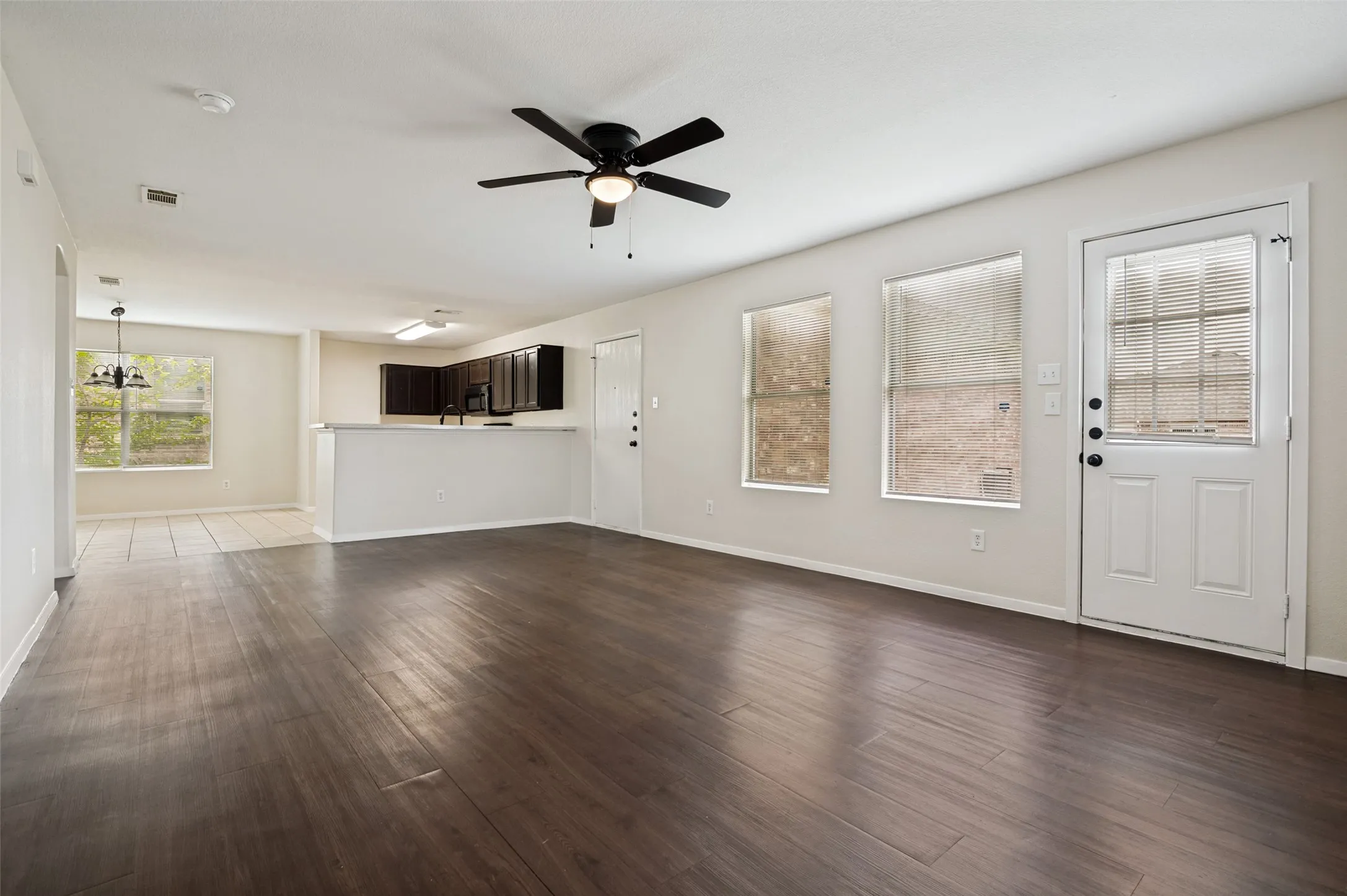 Single Family Residence For Sale in Dallas County , 614 Hearthstone Drive, Lancaster, Texas 75146, 3 Bedroom, 3 Bathroom, 2 Garage spaces, 2,280 Sqft, built in 2007, mls#21331522, Real Estate Agent in Lancaster, Homes For Sale in Dallas county, Homes For Sale in Lancaster, Realtor in Lancaster Texas, Real Estate Brokerage Independent Realty Texas, Luminita Cordes Realtor
