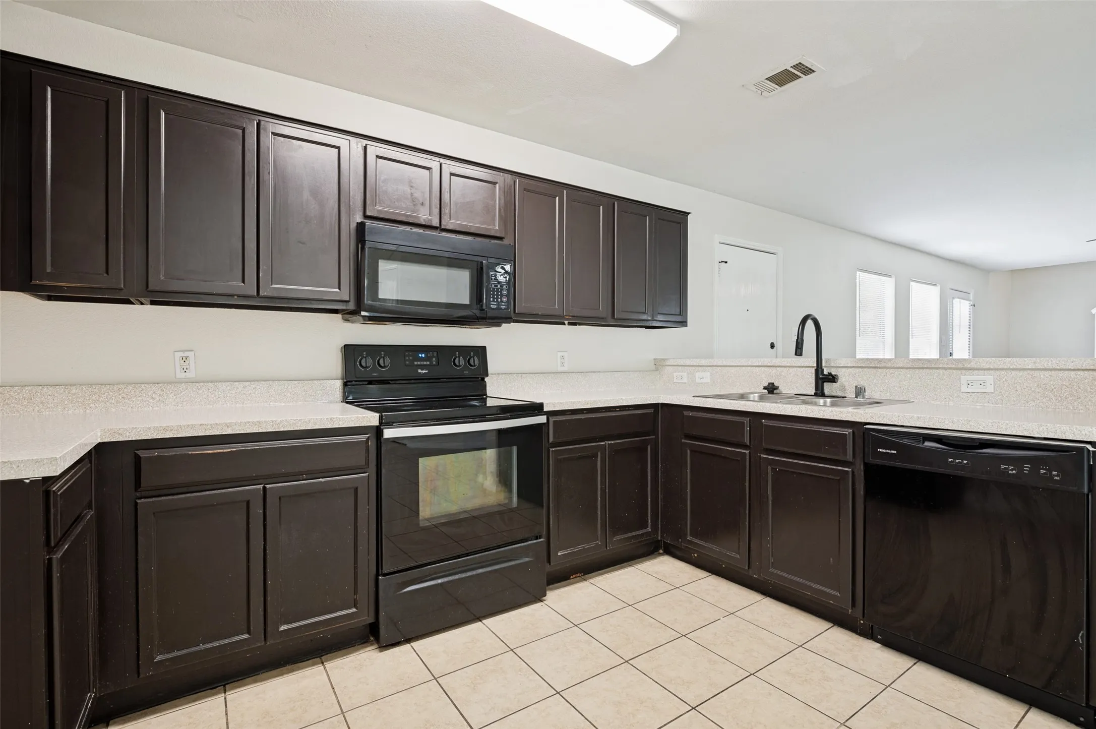 Single Family Residence For Sale in Dallas County , 614 Hearthstone Drive, Lancaster, Texas 75146, 3 Bedroom, 3 Bathroom, 2 Garage spaces, 2,280 Sqft, built in 2007, mls#21331522, Real Estate Agent in Lancaster, Homes For Sale in Dallas county, Homes For Sale in Lancaster, Realtor in Lancaster Texas, Real Estate Brokerage Independent Realty Texas, Luminita Cordes Realtor