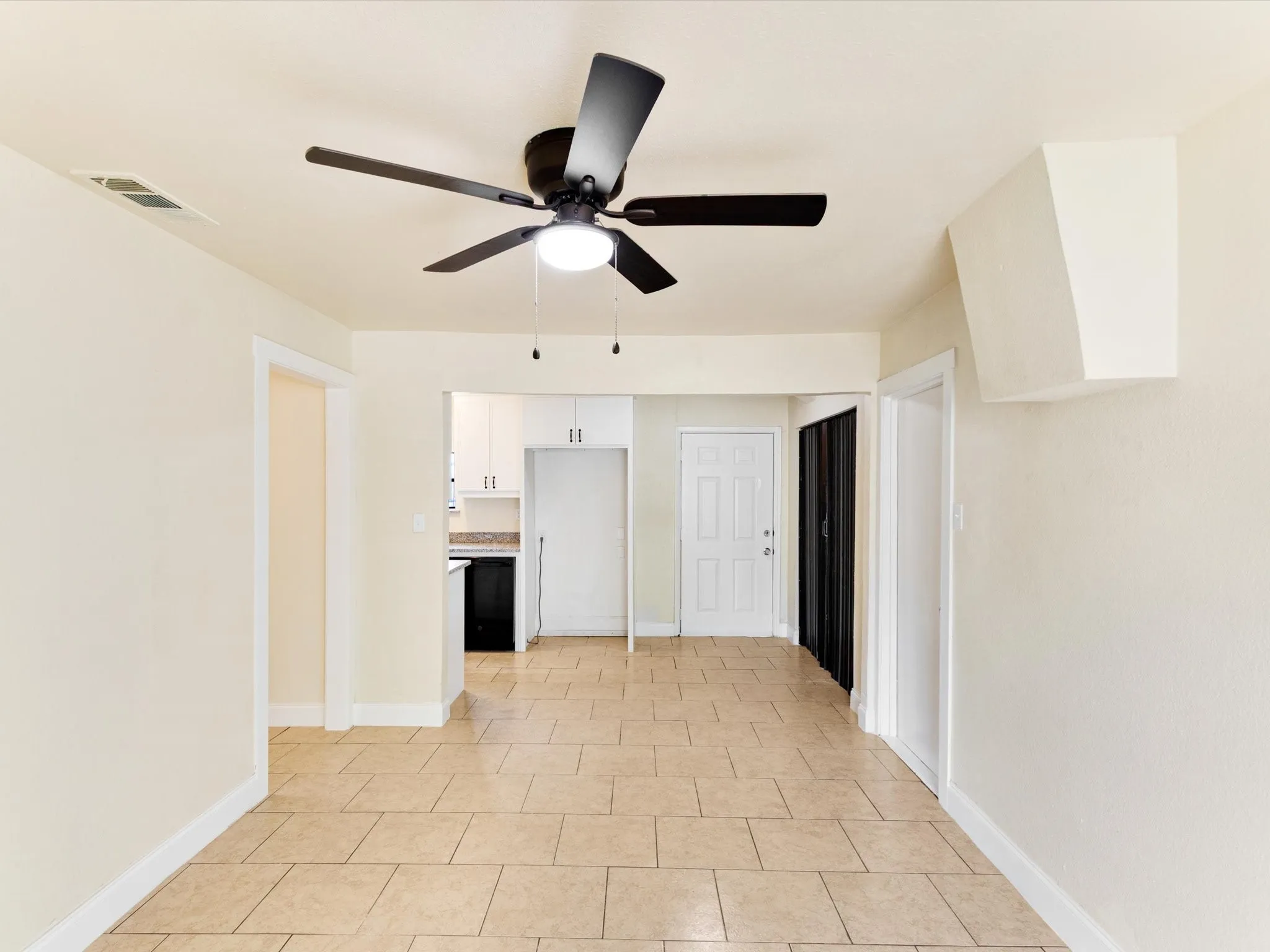 Single Family Residence For Sale in Tarrant County , 3700 Griggs Avenue, Fort Worth, Texas 76119, 4 Bedroom, 2 Bathroom, Garage spaces, 1,120 Sqft, built in 1953, mls#21331523, Real Estate Agent in Fort Worth, Homes For Sale in Tarrant county, Homes For Sale in Fort Worth, Realtor in Fort Worth Texas, Real Estate Brokerage Independent Realty Texas, Luminita Cordes Realtor