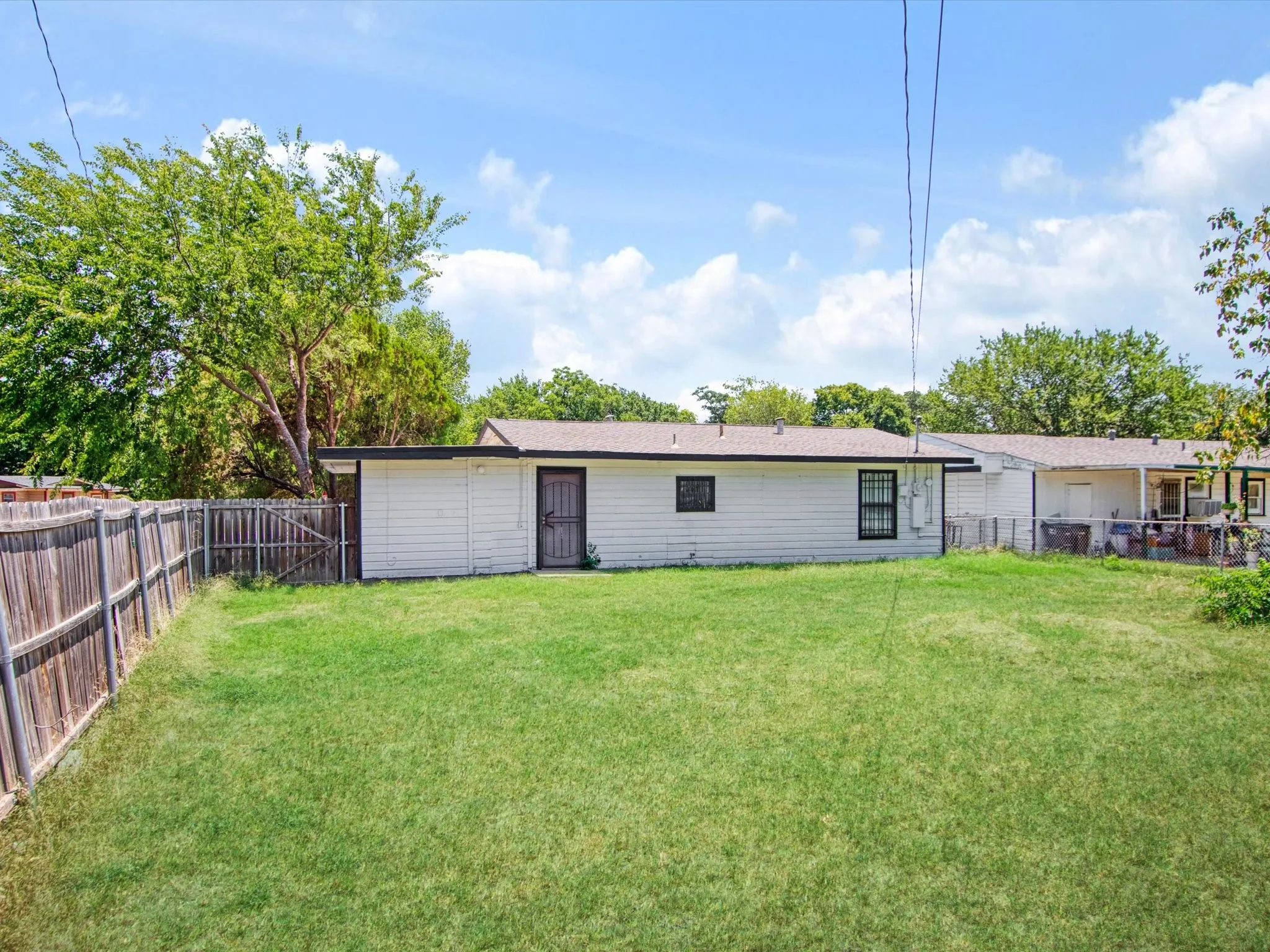 Single Family Residence For Sale in Tarrant County , 3700 Griggs Avenue, Fort Worth, Texas 76119, 4 Bedroom, 2 Bathroom, Garage spaces, 1,120 Sqft, built in 1953, mls#21331523, Real Estate Agent in Fort Worth, Homes For Sale in Tarrant county, Homes For Sale in Fort Worth, Realtor in Fort Worth Texas, Real Estate Brokerage Independent Realty Texas, Luminita Cordes Realtor