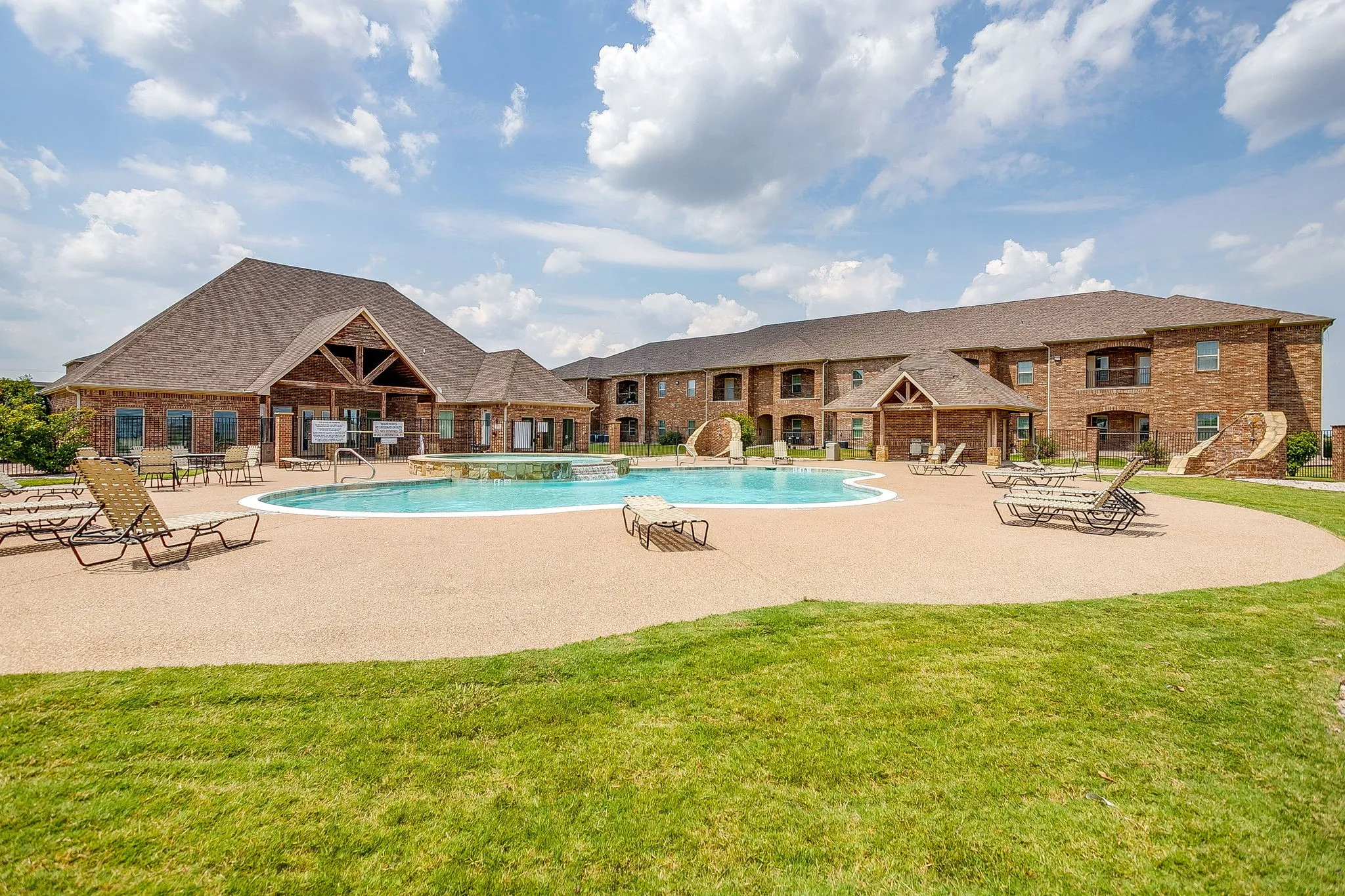 Apartment For Rent in Johnson County , 301 County Road 207 1204, Alvarado, Texas 76009, 1 Bedroom, 1 Bathroom, Garage spaces, 836 Sqft, built in 2015, mls#21331529, Real Estate Agent in Alvarado, Homes For Rent in Johnson county, Homes For Rent in Alvarado, Realtor in Alvarado Texas, Real Estate Brokerage Independent Realty Texas, Luminita Cordes Realtor