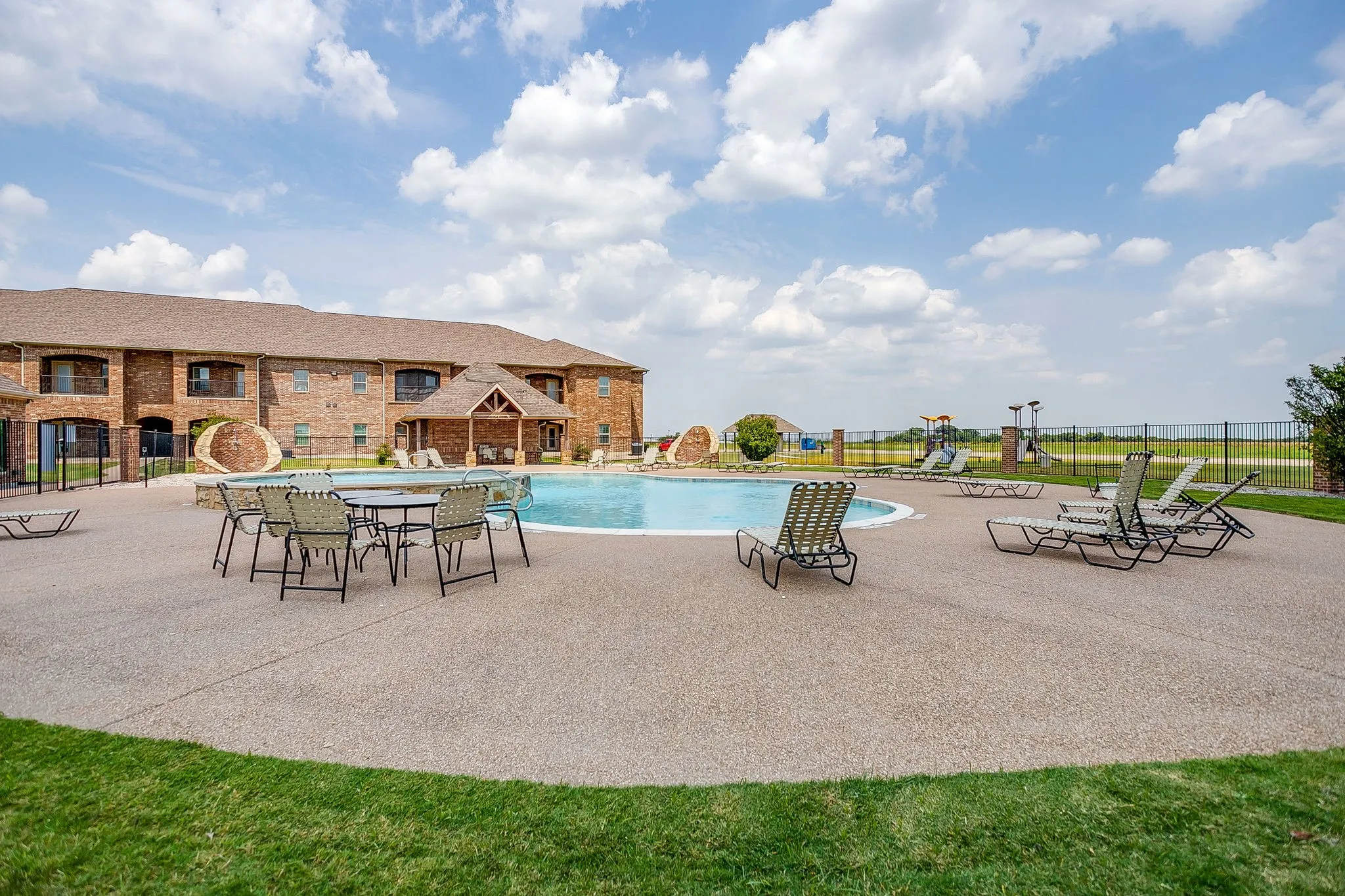 Apartment For Rent in Johnson County , 301 County Road 207 1204, Alvarado, Texas 76009, 1 Bedroom, 1 Bathroom, Garage spaces, 836 Sqft, built in 2015, mls#21331529, Real Estate Agent in Alvarado, Homes For Rent in Johnson county, Homes For Rent in Alvarado, Realtor in Alvarado Texas, Real Estate Brokerage Independent Realty Texas, Luminita Cordes Realtor