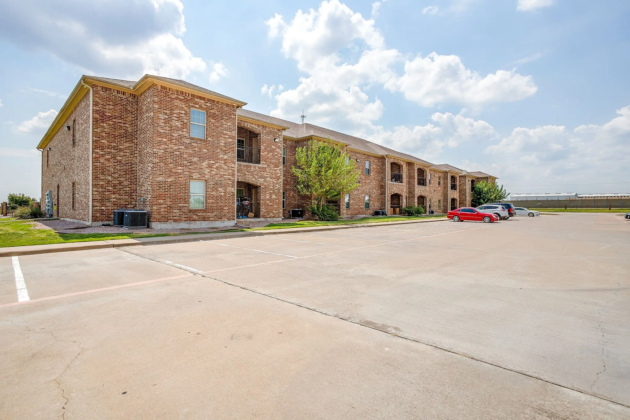 Apartment For Rent in Johnson County , 301 County Road 207 1204, Alvarado, Texas 76009, 1 Bedroom, 1 Bathroom, Garage spaces, 836 Sqft, built in 2015, mls#21331529, Real Estate Agent in Alvarado, Homes For Rent in Johnson county, Homes For Rent in Alvarado, Realtor in Alvarado Texas, Real Estate Brokerage Independent Realty Texas, Luminita Cordes Realtor