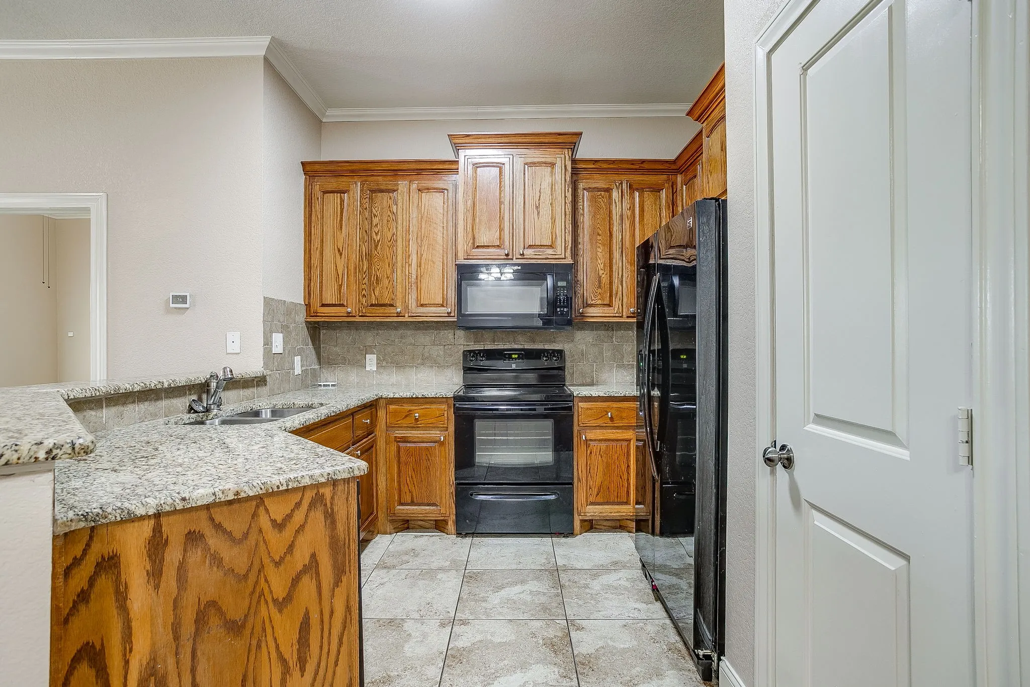Apartment For Rent in Johnson County , 301 County Road 207 1204, Alvarado, Texas 76009, 1 Bedroom, 1 Bathroom, Garage spaces, 836 Sqft, built in 2015, mls#21331529, Real Estate Agent in Alvarado, Homes For Rent in Johnson county, Homes For Rent in Alvarado, Realtor in Alvarado Texas, Real Estate Brokerage Independent Realty Texas, Luminita Cordes Realtor