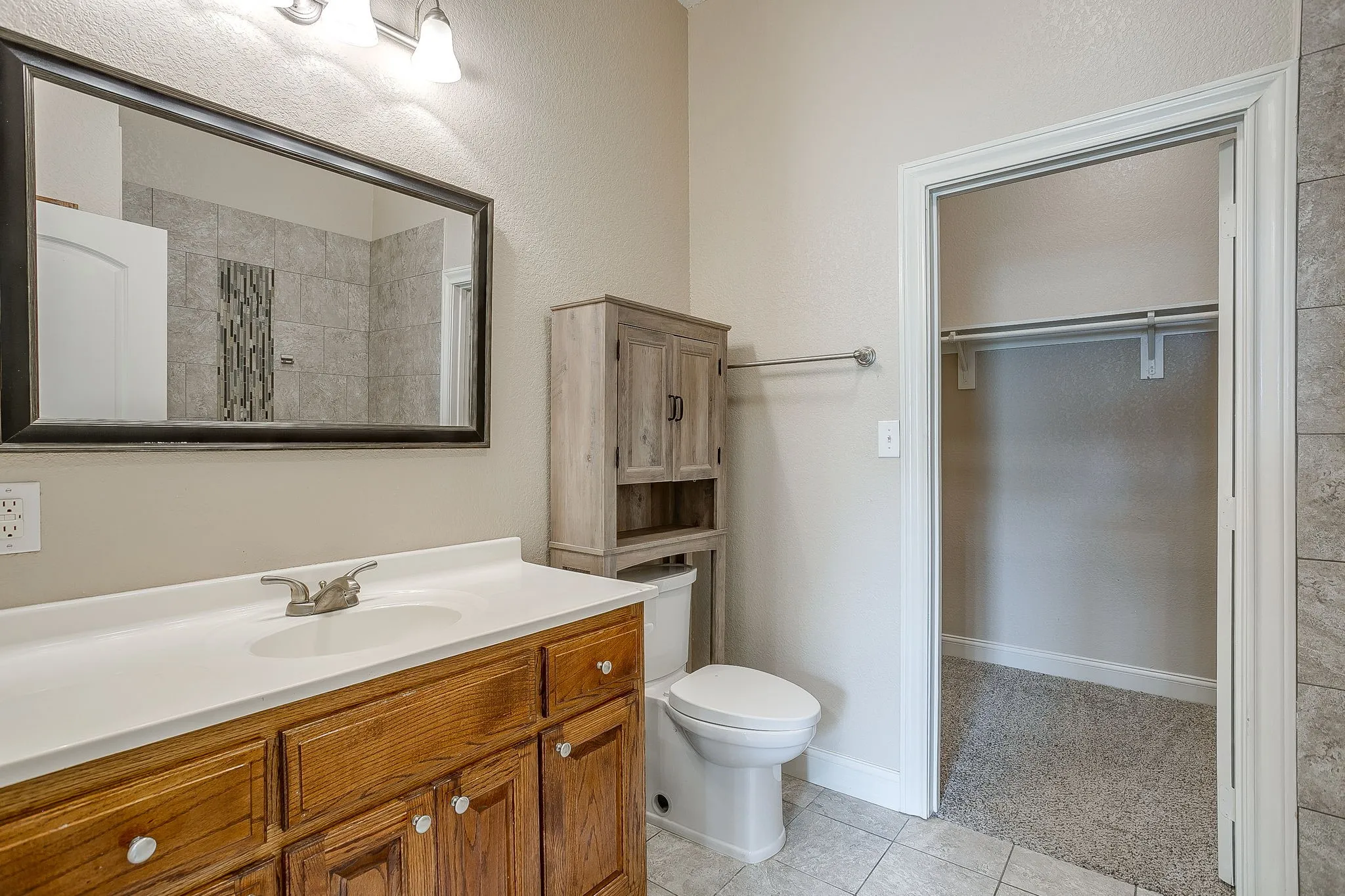 Apartment For Rent in Johnson County , 301 County Road 207 1204, Alvarado, Texas 76009, 1 Bedroom, 1 Bathroom, Garage spaces, 836 Sqft, built in 2015, mls#21331529, Real Estate Agent in Alvarado, Homes For Rent in Johnson county, Homes For Rent in Alvarado, Realtor in Alvarado Texas, Real Estate Brokerage Independent Realty Texas, Luminita Cordes Realtor
