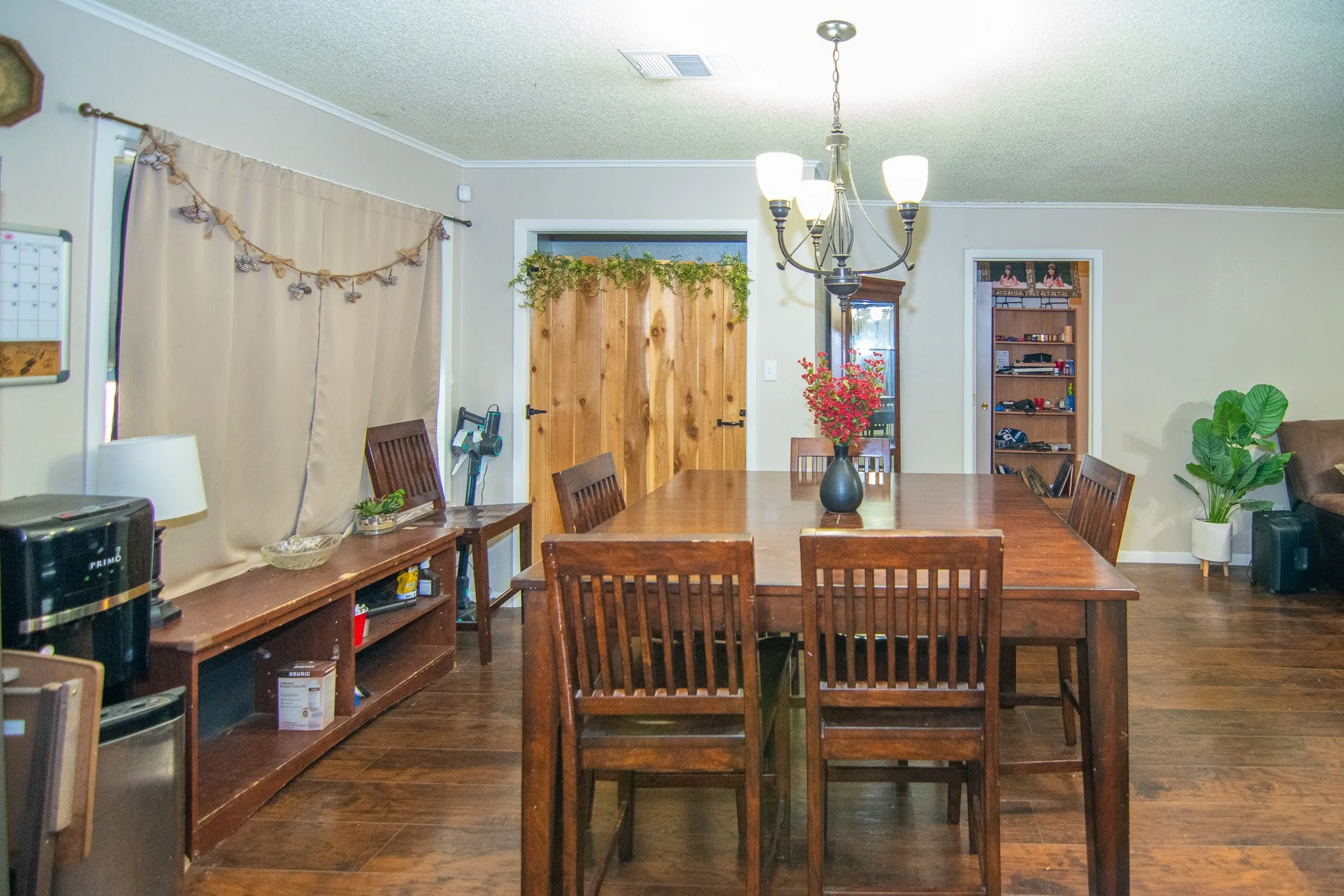 Single Family Residence For Sale in Brown County , 1909 4th Street, Brownwood, Texas 76801, 3 Bedroom, 3 Bathroom, Garage spaces, 1,767 Sqft, built in 1980, mls#21331550, Real Estate Agent in Brownwood, Homes For Sale in Brown county, Homes For Sale in Brownwood, Realtor in Brownwood Texas, Real Estate Brokerage Independent Realty Texas, Luminita Cordes Realtor