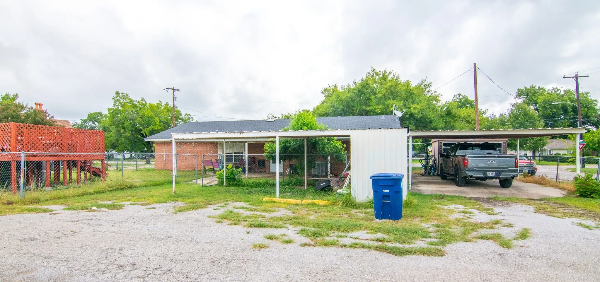 Single Family Residence For Sale in Brown County , 1909 4th Street, Brownwood, Texas 76801, 3 Bedroom, 3 Bathroom, Garage spaces, 1,767 Sqft, built in 1980, mls#21331550, Real Estate Agent in Brownwood, Homes For Sale in Brown county, Homes For Sale in Brownwood, Realtor in Brownwood Texas, Real Estate Brokerage Independent Realty Texas, Luminita Cordes Realtor