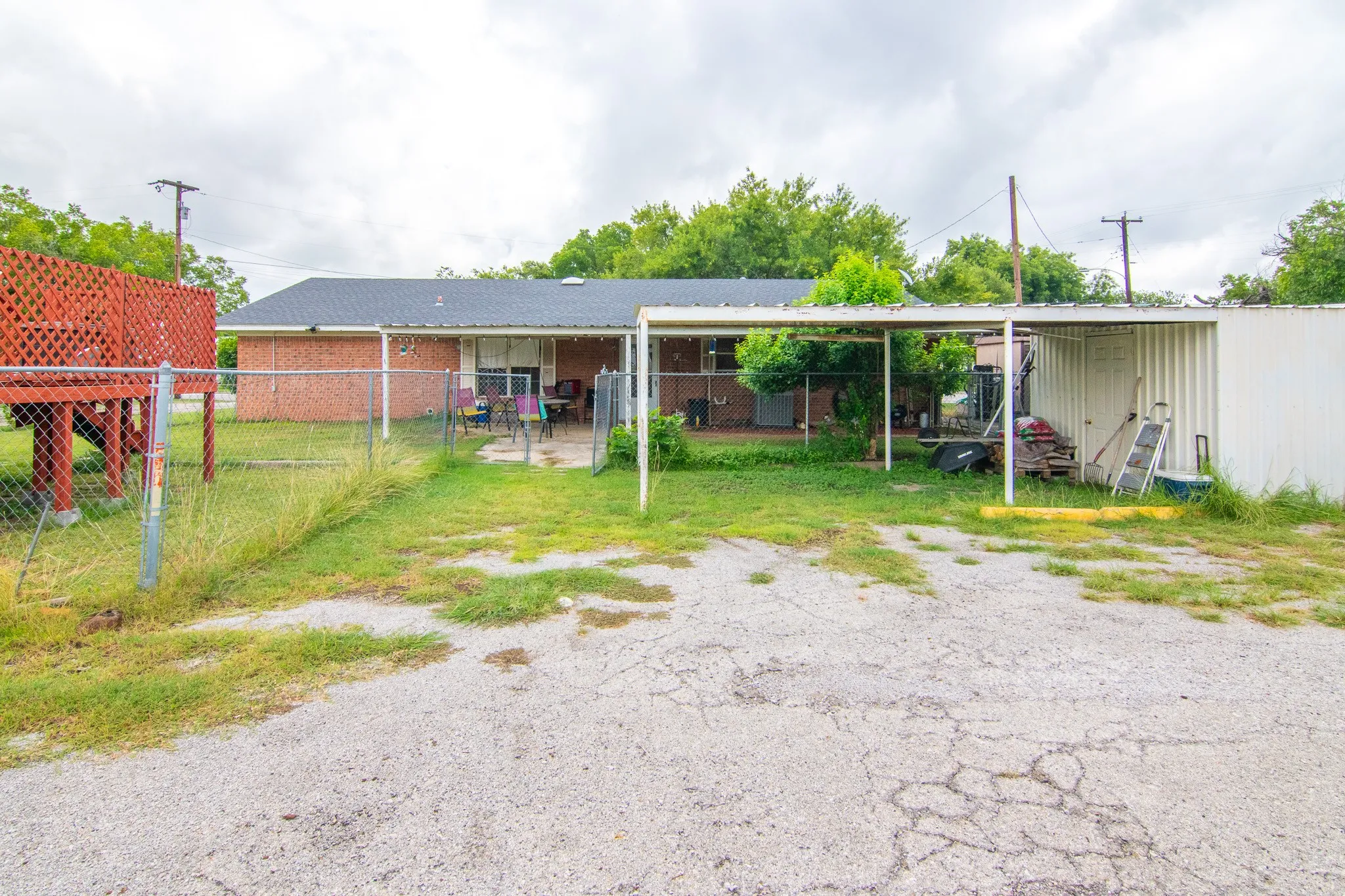 Single Family Residence For Sale in Brown County , 1909 4th Street, Brownwood, Texas 76801, 3 Bedroom, 3 Bathroom, Garage spaces, 1,767 Sqft, built in 1980, mls#21331550, Real Estate Agent in Brownwood, Homes For Sale in Brown county, Homes For Sale in Brownwood, Realtor in Brownwood Texas, Real Estate Brokerage Independent Realty Texas, Luminita Cordes Realtor