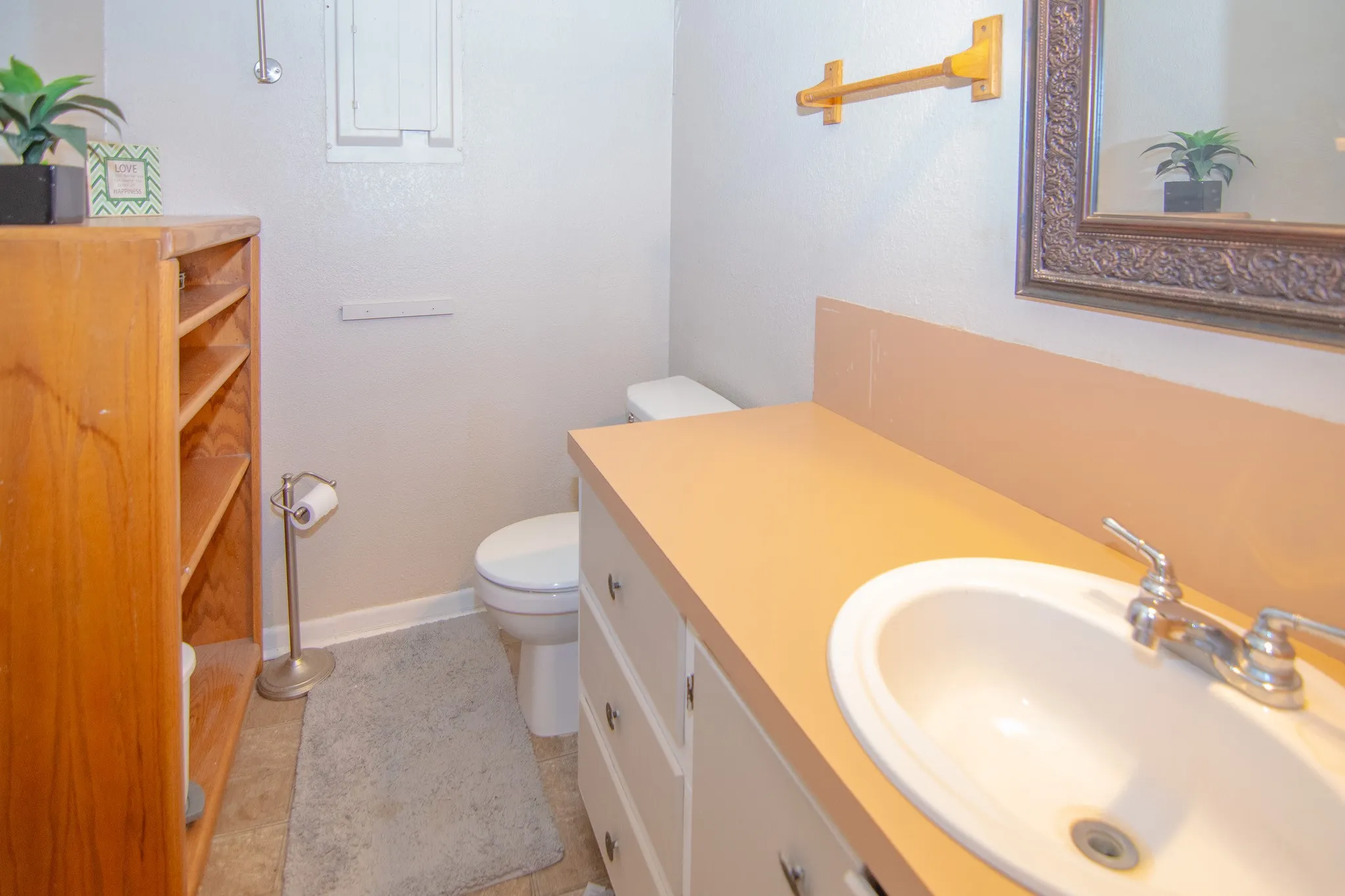 Single Family Residence For Sale in Brown County , 1909 4th Street, Brownwood, Texas 76801, 3 Bedroom, 3 Bathroom, Garage spaces, 1,767 Sqft, built in 1980, mls#21331550, Real Estate Agent in Brownwood, Homes For Sale in Brown county, Homes For Sale in Brownwood, Realtor in Brownwood Texas, Real Estate Brokerage Independent Realty Texas, Luminita Cordes Realtor