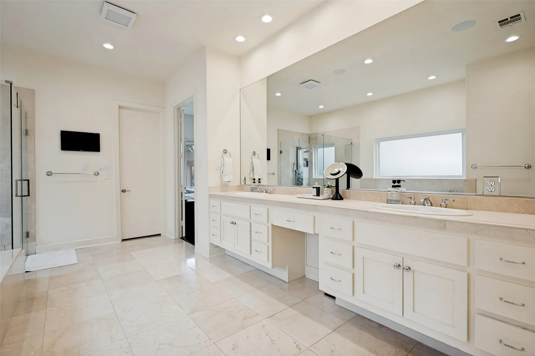 Single Family Residence For Rent in Denton County , 29 Windsor Ridge, Frisco, Texas 75034, 4 Bedroom, 5 Bathroom, 4 Garage spaces, 4,802 Sqft, built in 1996, Price $7,500, mls#21331534, Real Estate Agent in Frisco, Homes For Rent in Denton county, Homes For Rent in Frisco, Realtor in Frisco Texas, Real Estate Brokerage Independent Realty Texas, Luminita Cordes Realtor