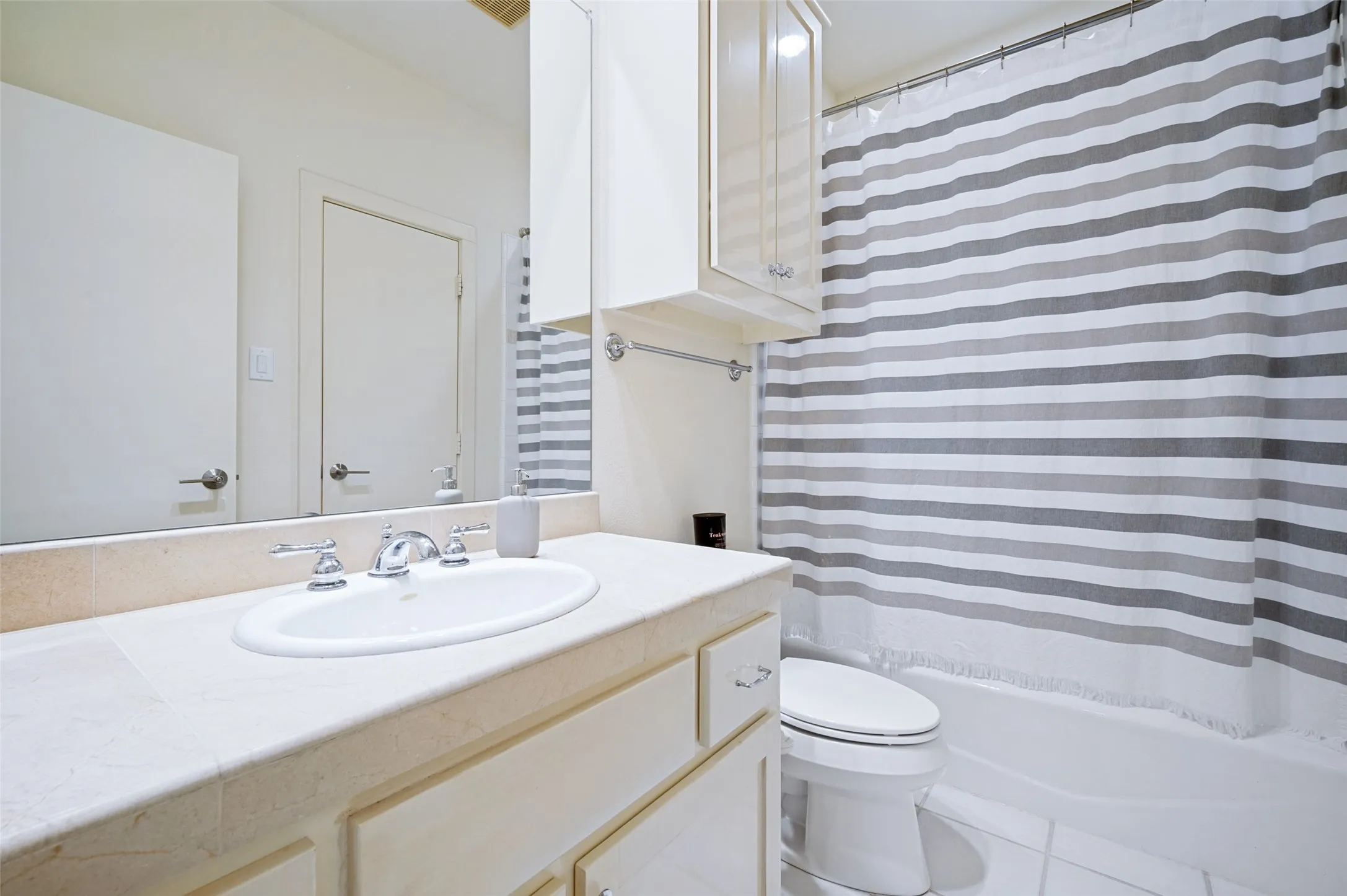 Single Family Residence For Rent in Denton County , 29 Windsor Ridge, Frisco, Texas 75034, 4 Bedroom, 5 Bathroom, 4 Garage spaces, 4,802 Sqft, built in 1996, Price $7,500, mls#21331534, Real Estate Agent in Frisco, Homes For Rent in Denton county, Homes For Rent in Frisco, Realtor in Frisco Texas, Real Estate Brokerage Independent Realty Texas, Luminita Cordes Realtor